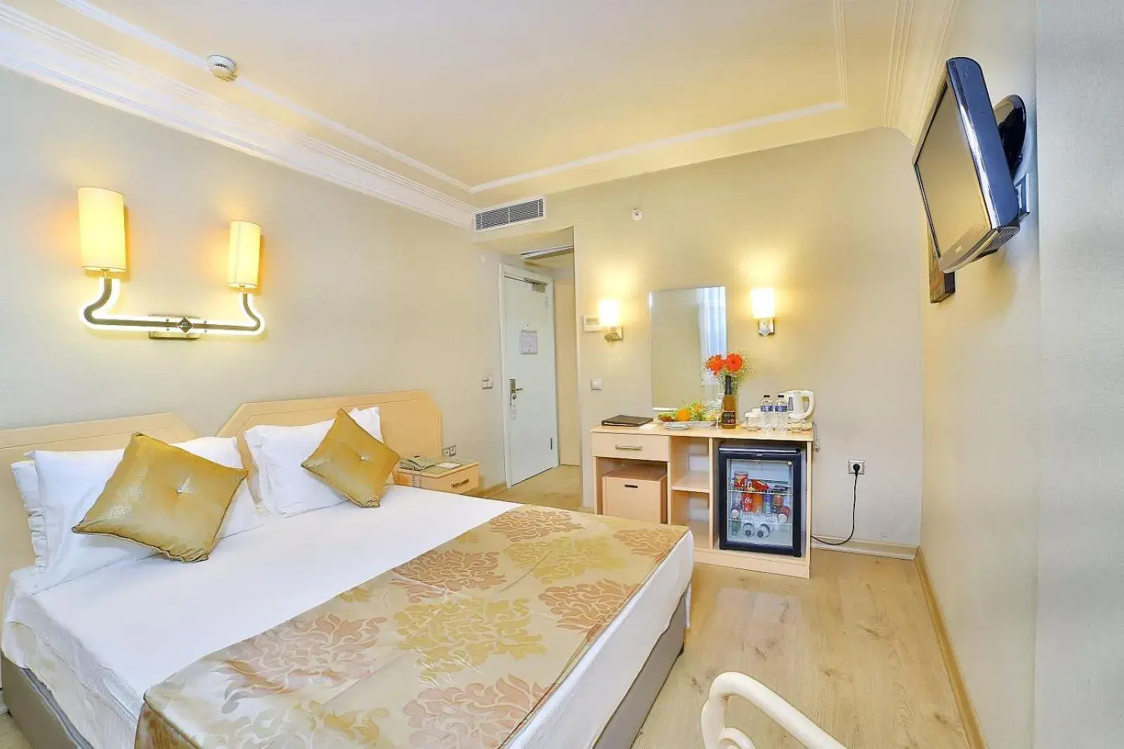 Economy Single Room in The Time Hotel Old City Economy Single Room in The Time Hotel Old City