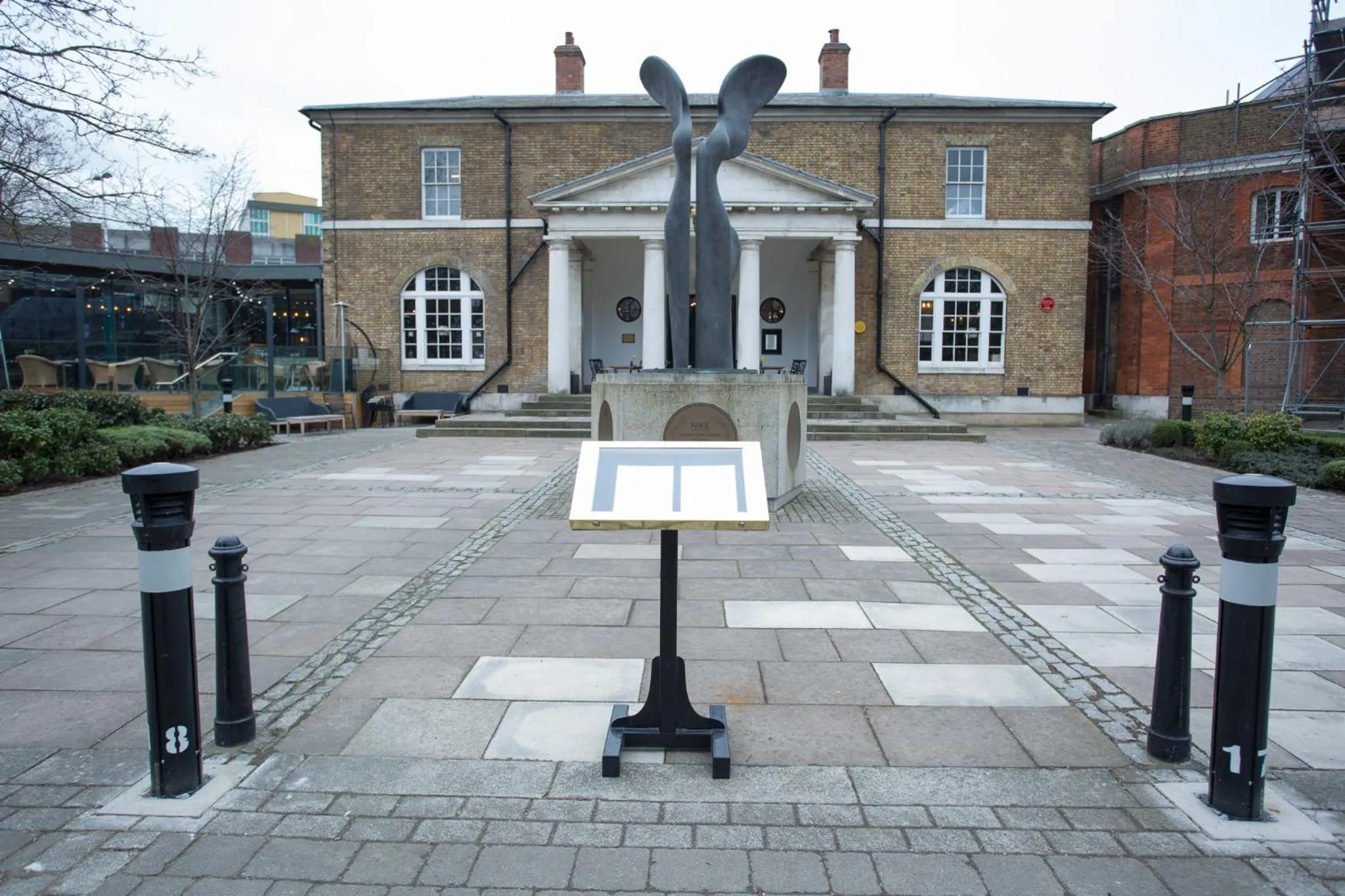 MODERN 2 BEDROOM APARTMENT