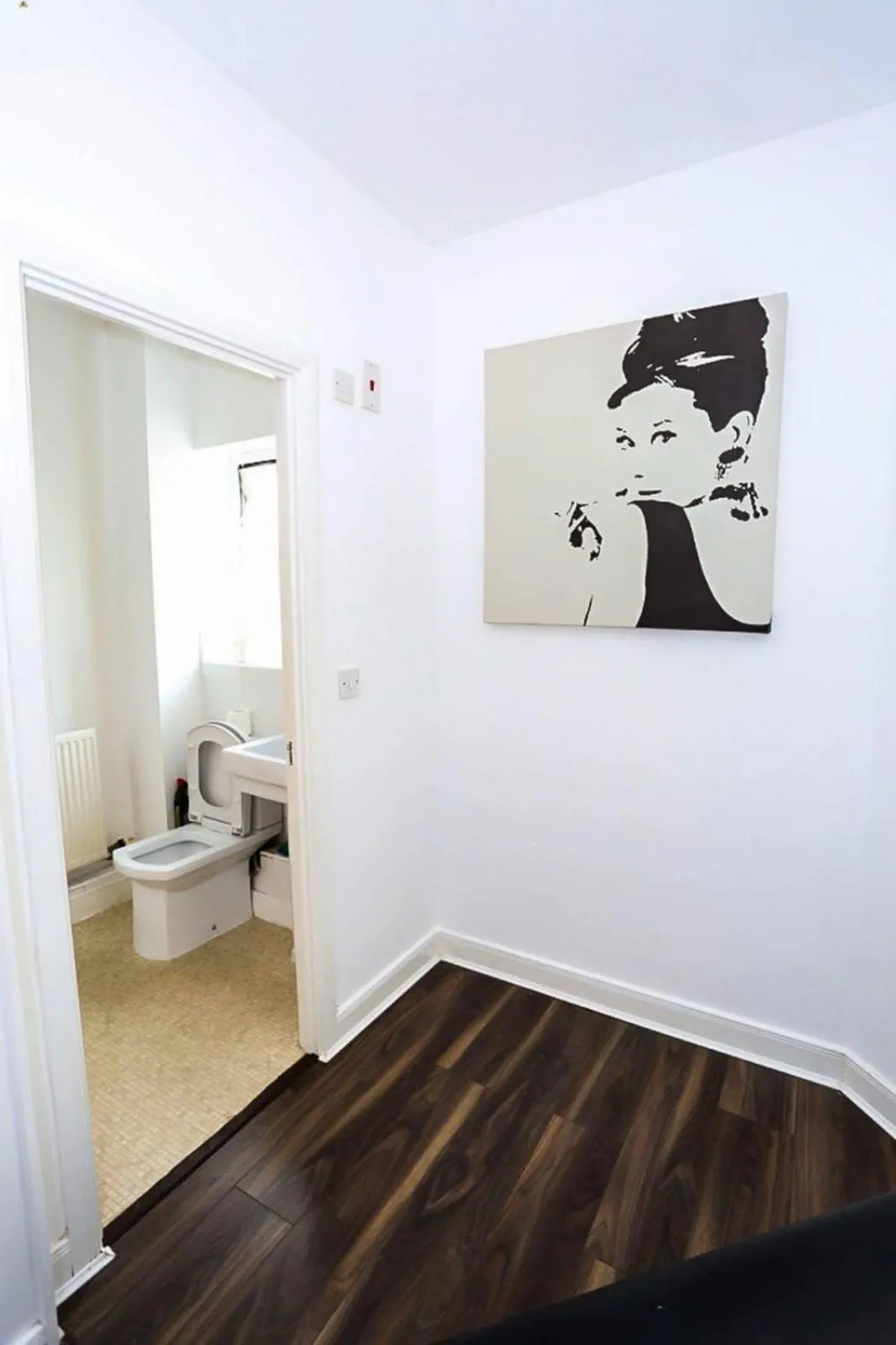 MODERN 2 BEDROOM APARTMENT