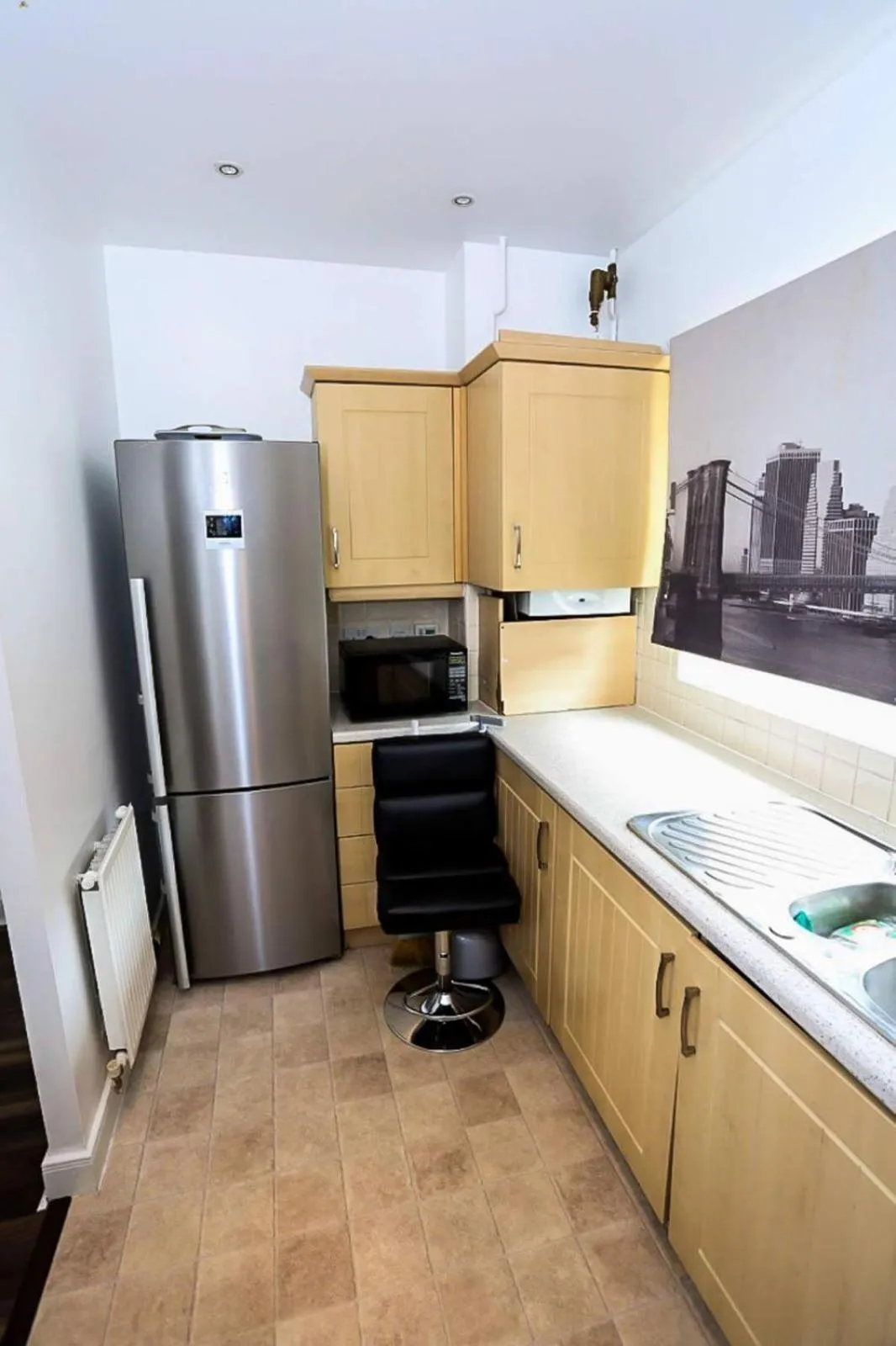 MODERN 2 BEDROOM APARTMENT