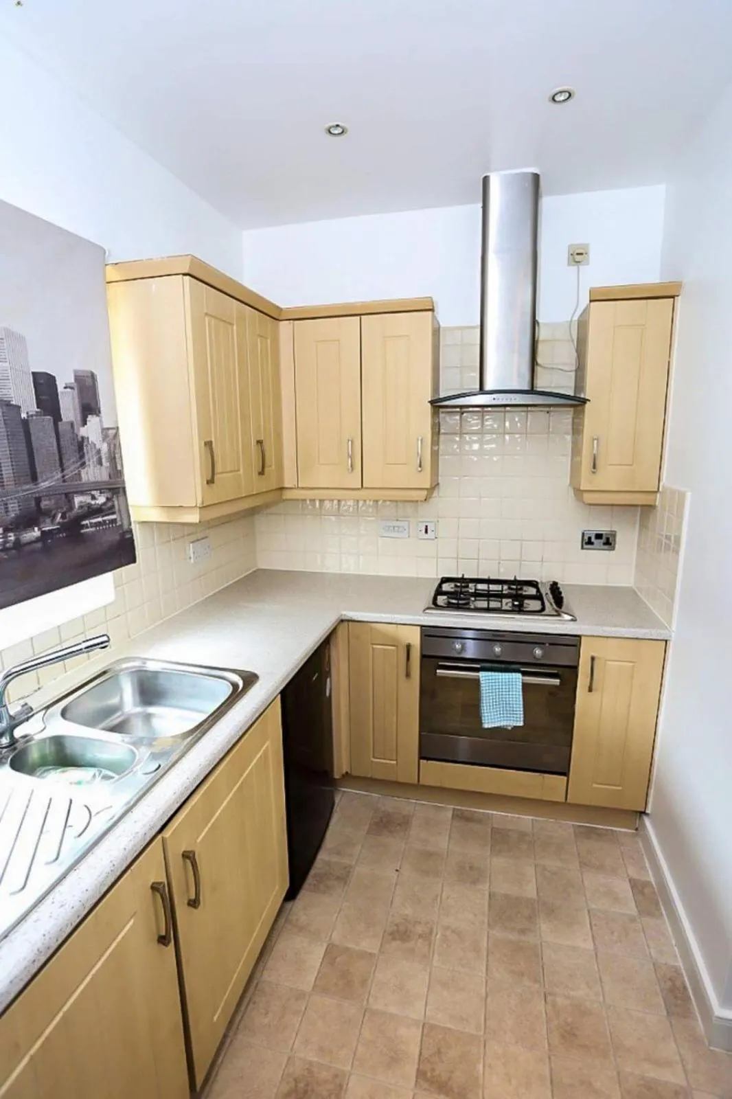 MODERN 2 BEDROOM APARTMENT