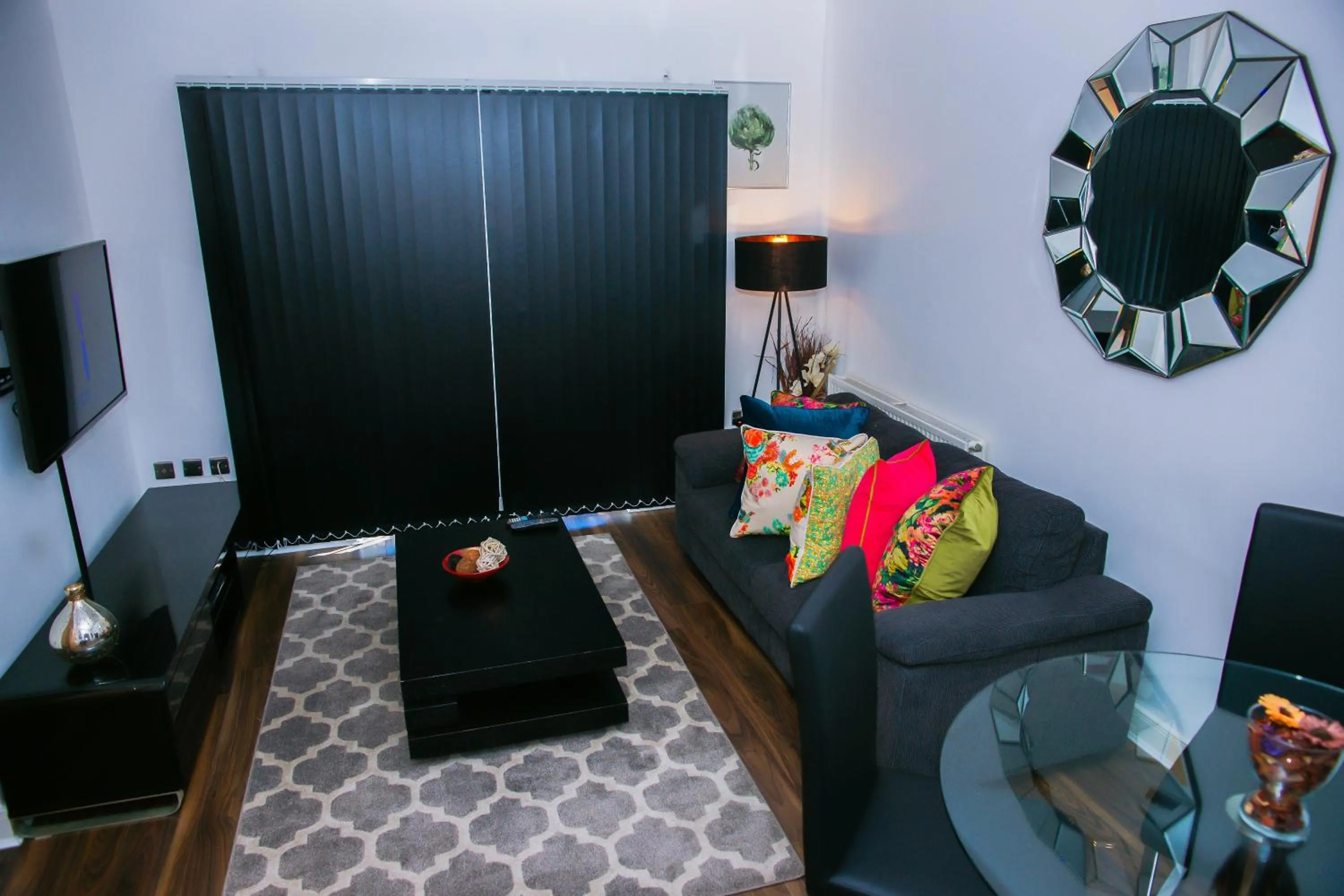 MODERN 2 BEDROOM APARTMENT