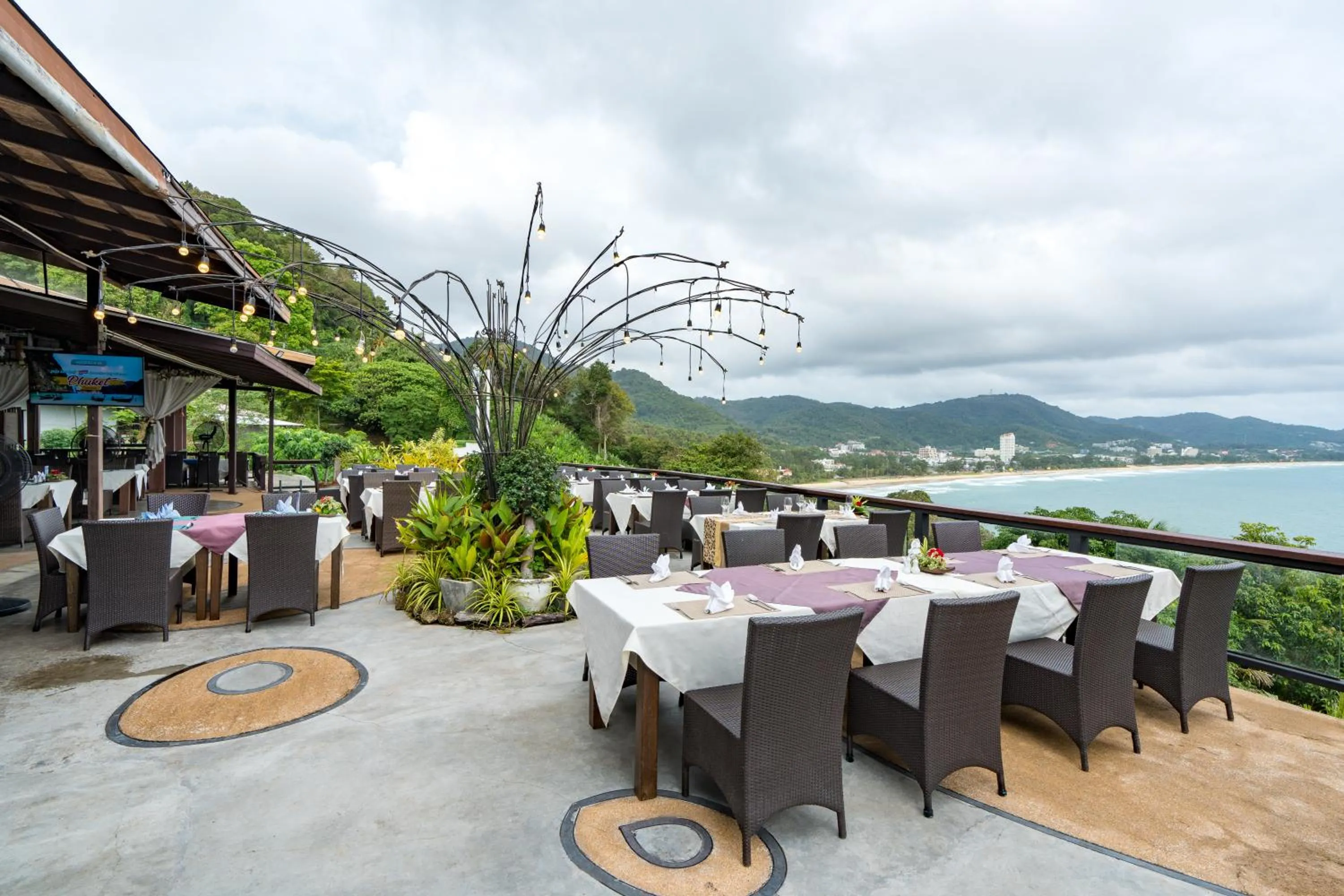 Restaurant/places to eat in Secret Cliff Resort & Restaurant - SHA Plus