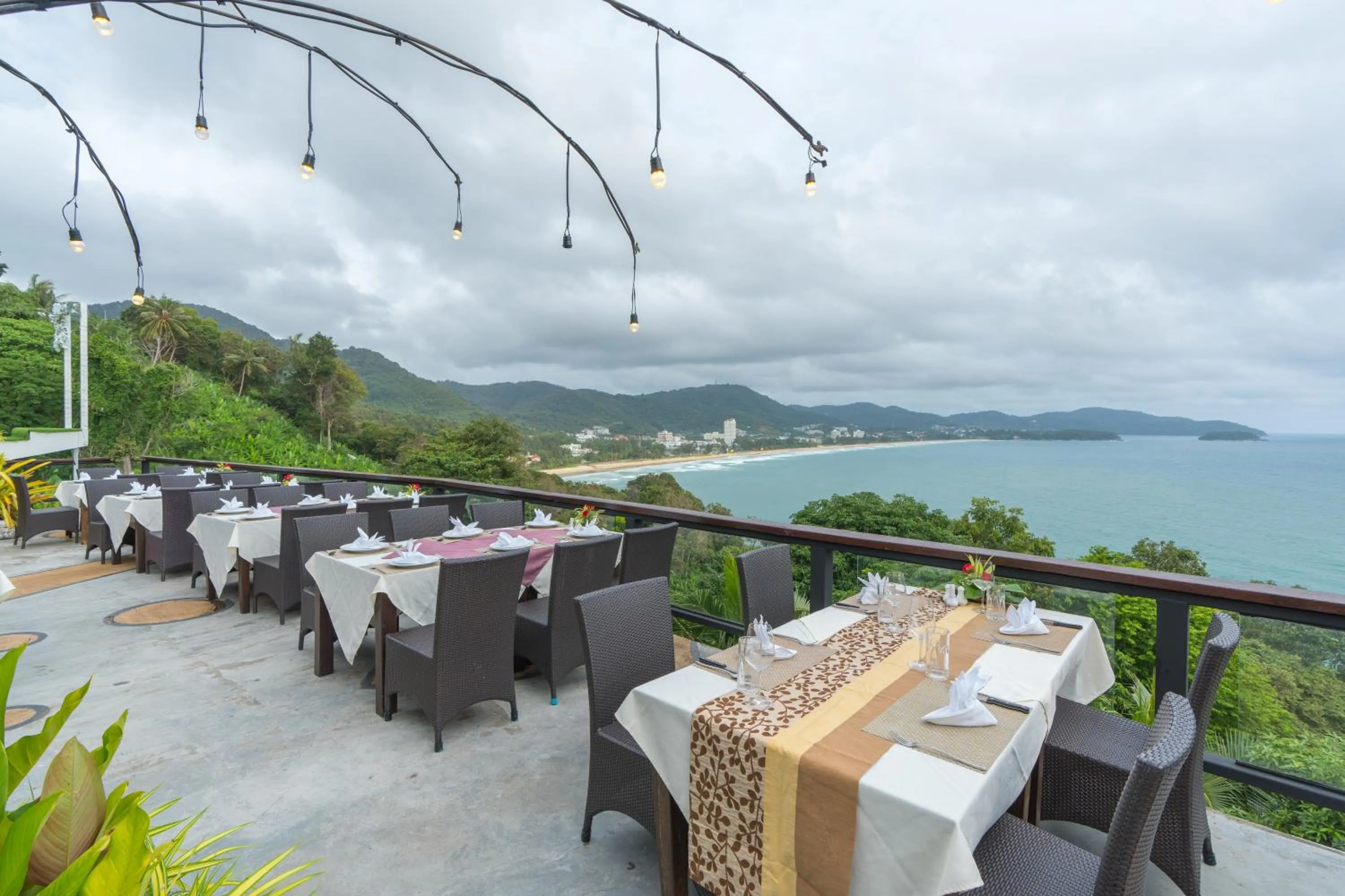 Restaurant/places to eat in Secret Cliff Resort & Restaurant - SHA Plus