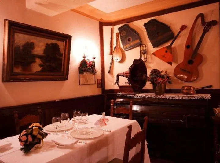 Restaurant/places to eat in Hotel Arnaldo Aquila D’oro