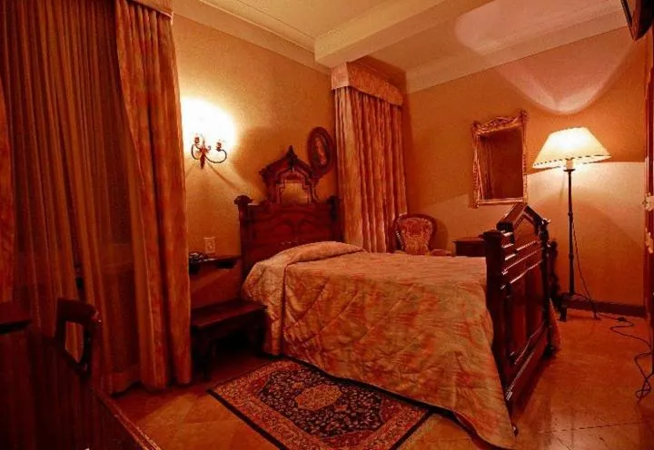 Photo of the whole room, Bed in Hotel Arnaldo Aquila D’oro