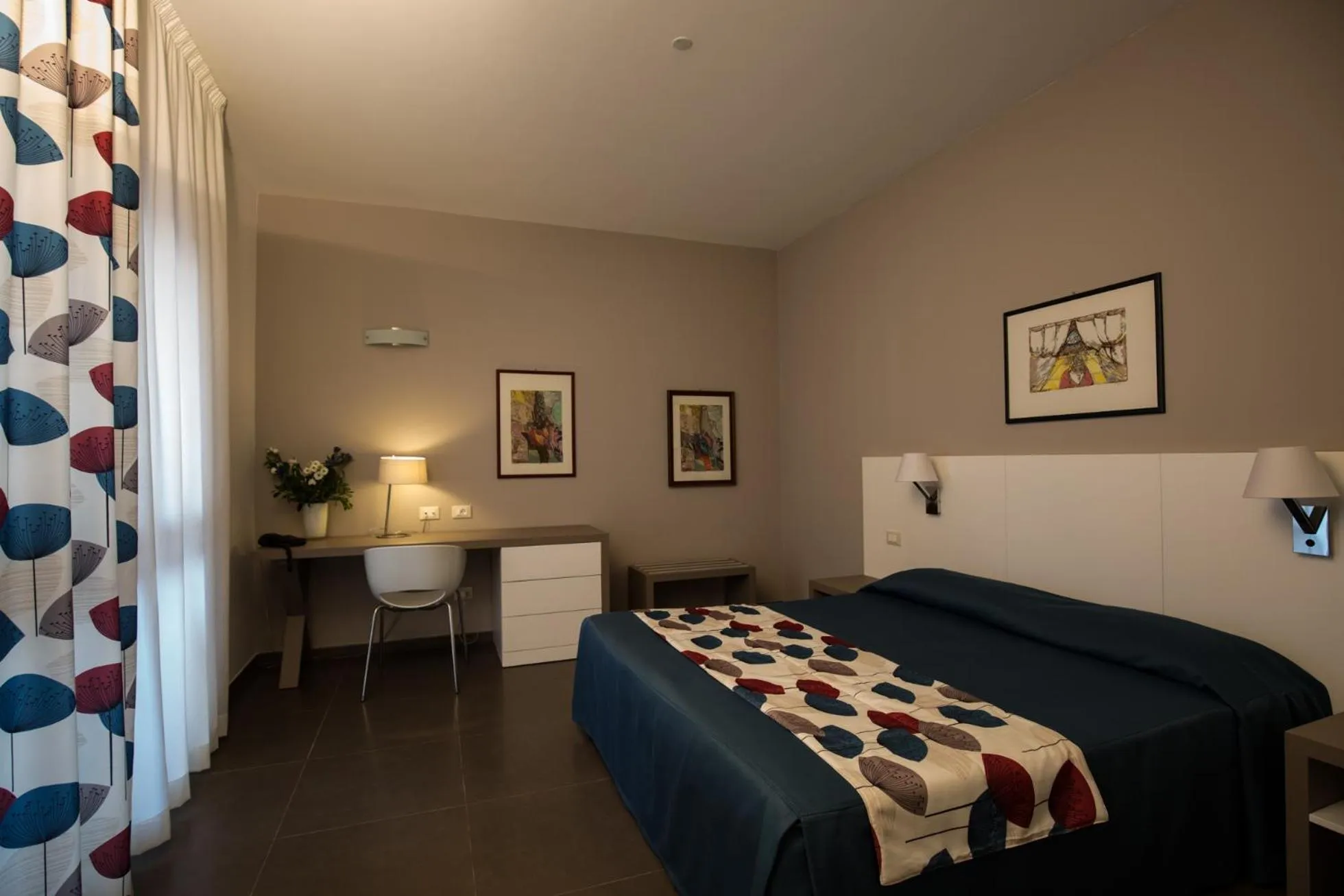 Bedroom, Bed in Marbela Apartments & Suites