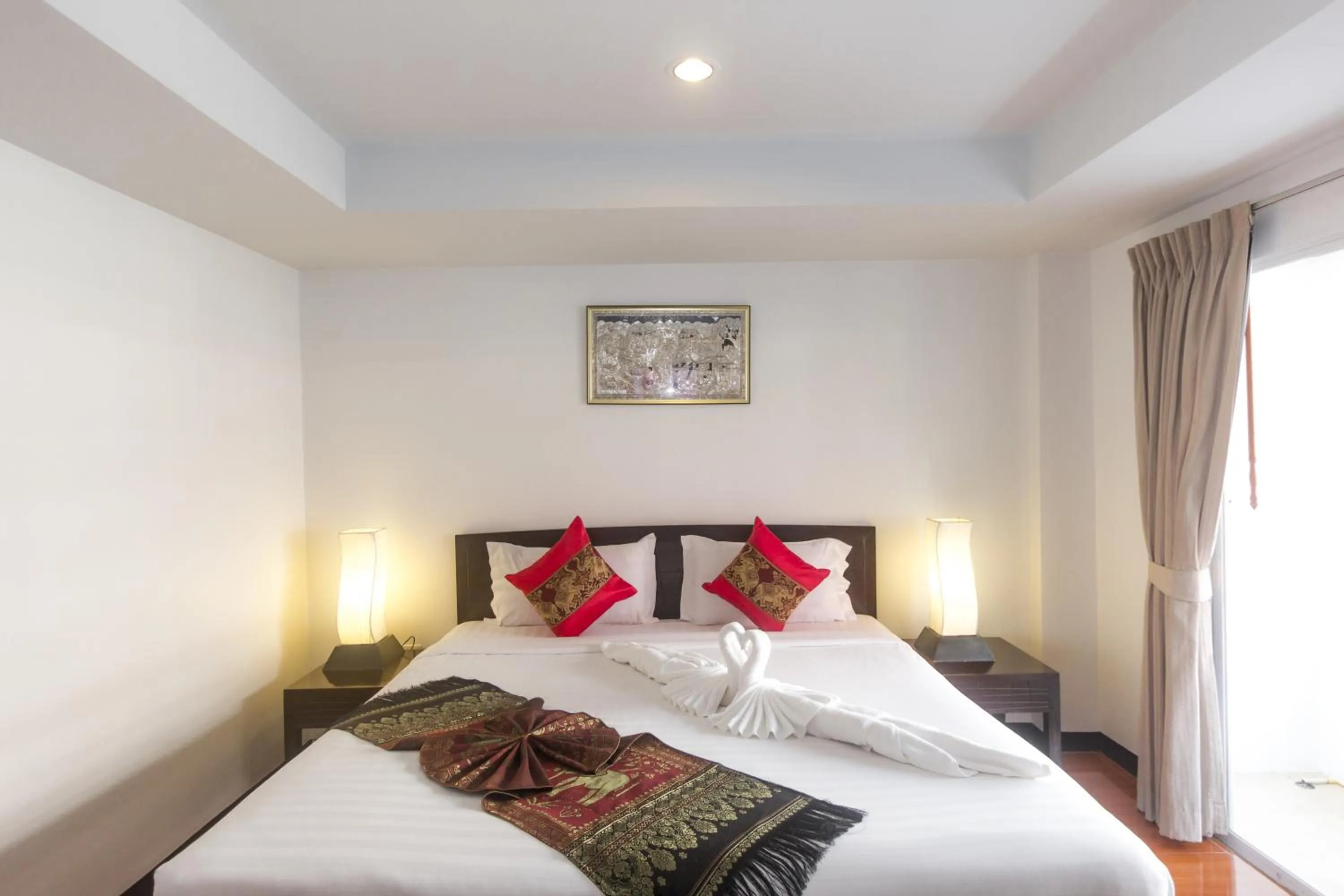 Bed in Silver Resortel