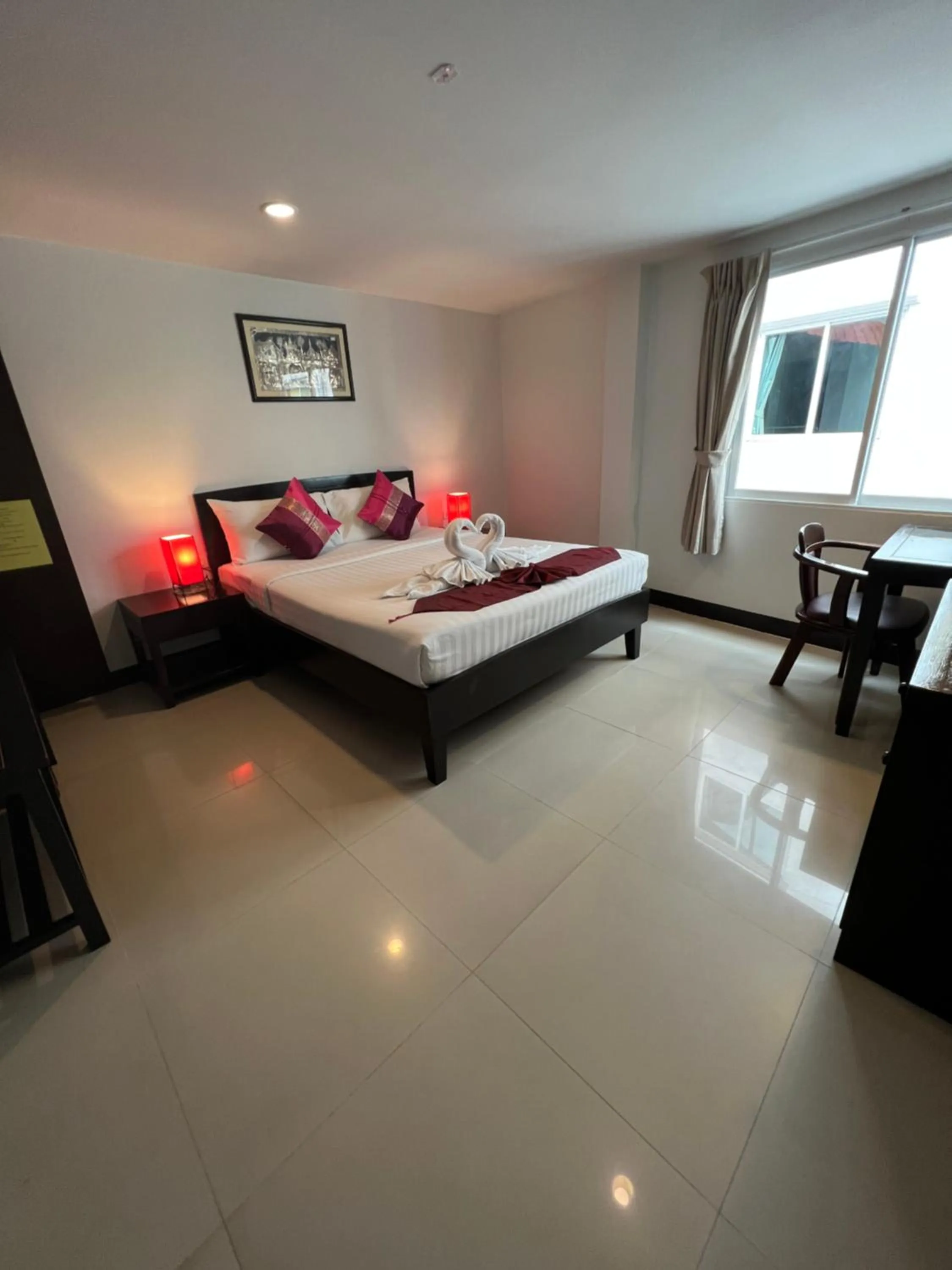 Bedroom, Bed in Silver Resortel