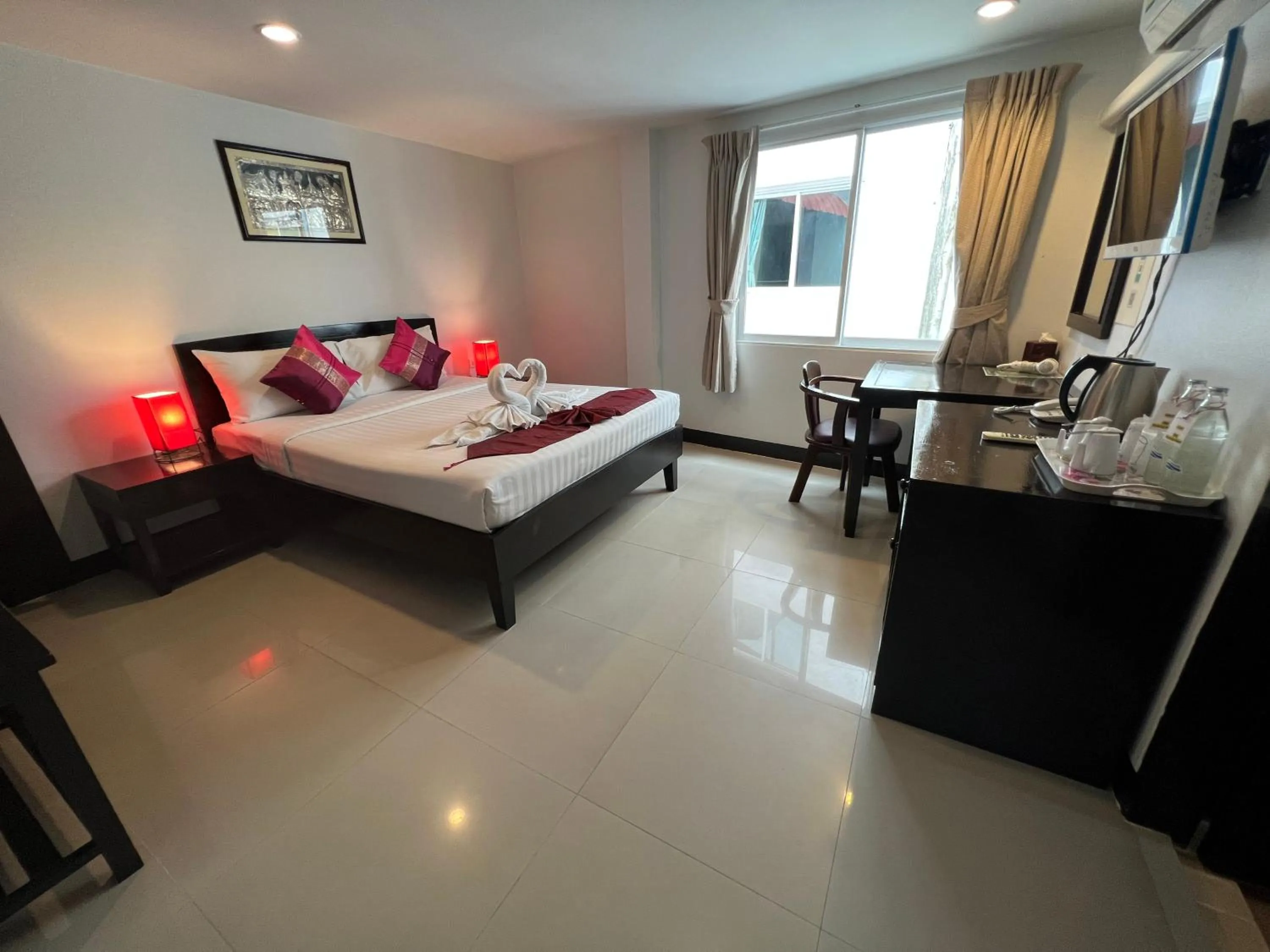 Bedroom, Bed in Silver Resortel