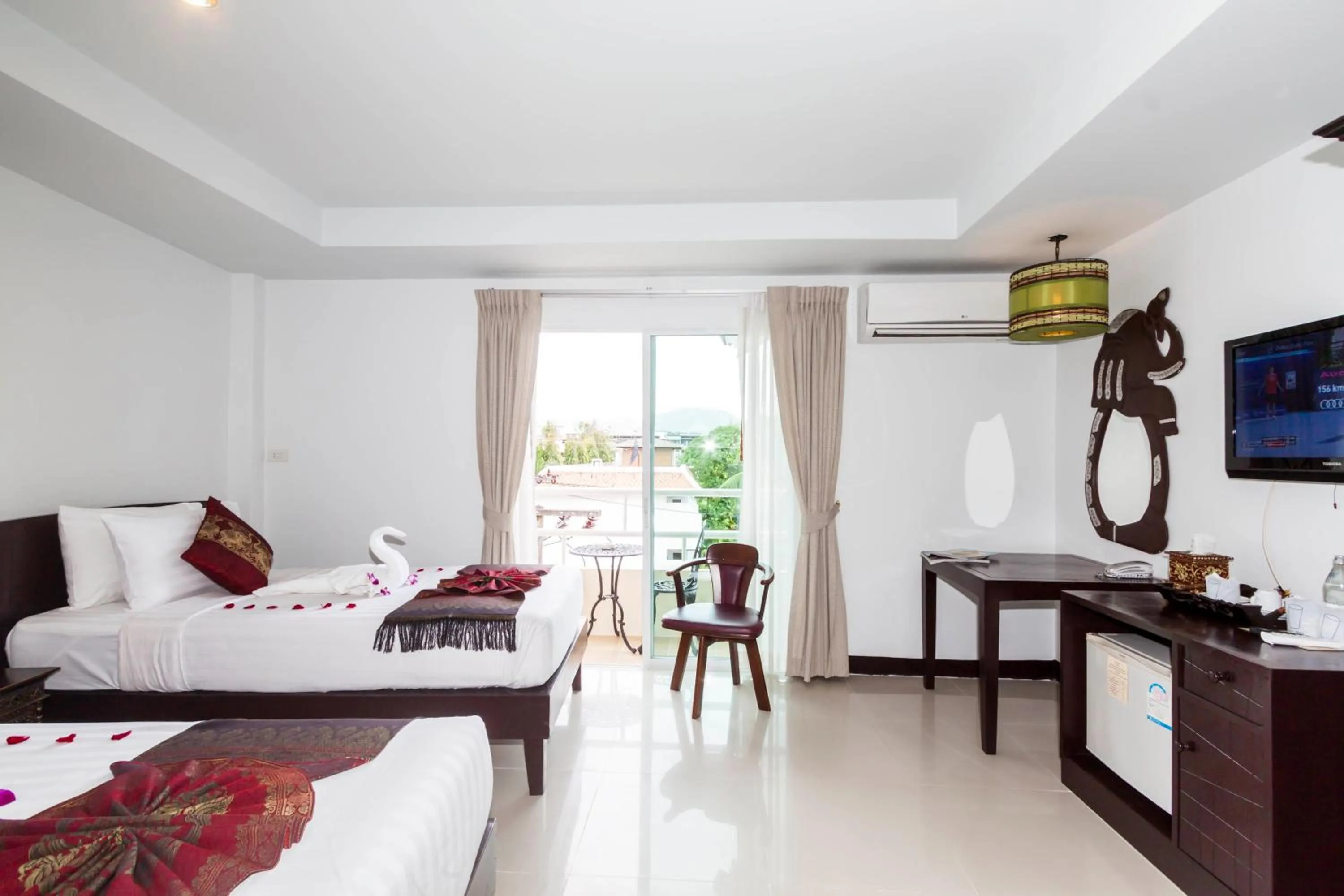 Bed in Silver Resortel