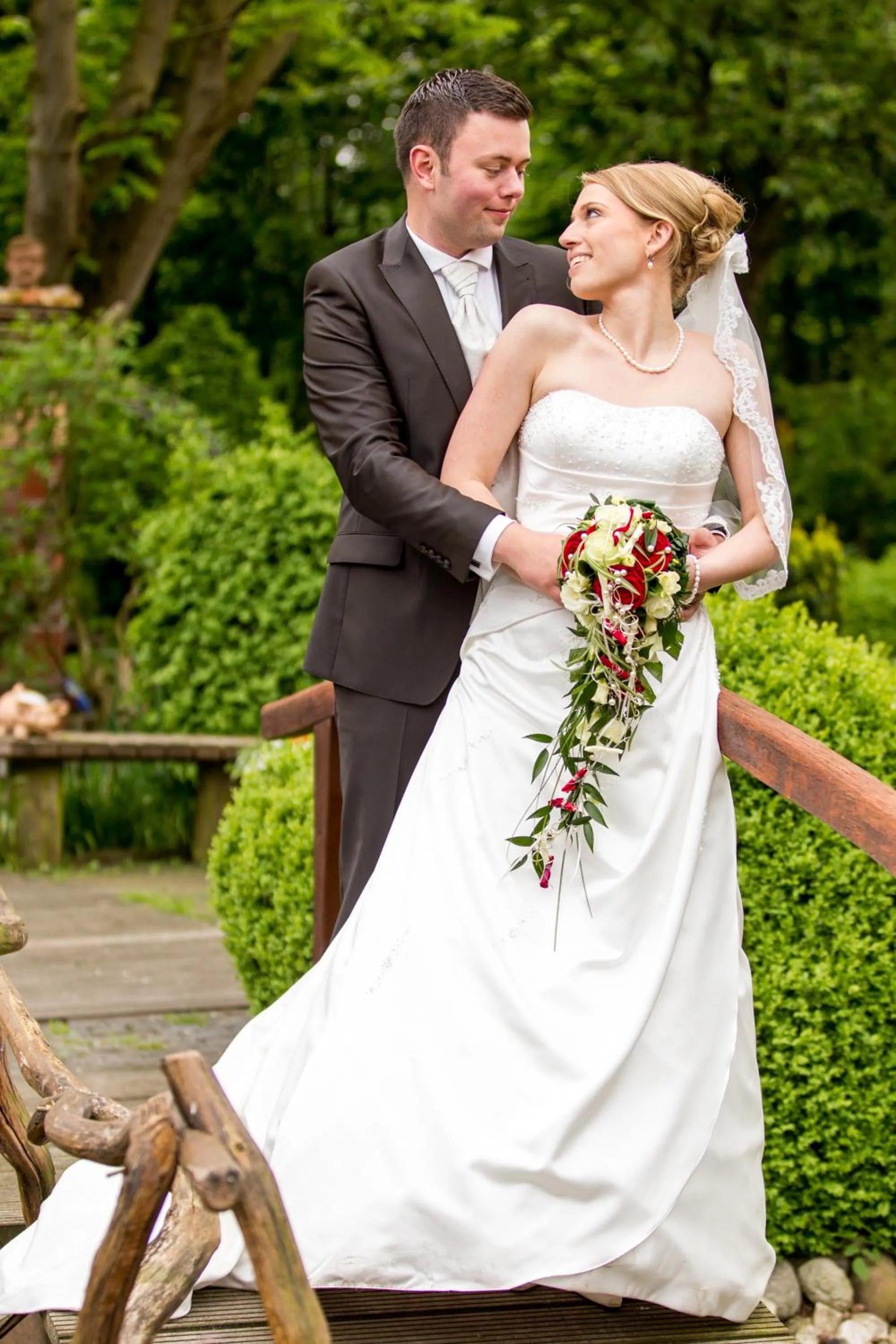 group of guests in Hotel & Restaurant Zum Deutschen Hause