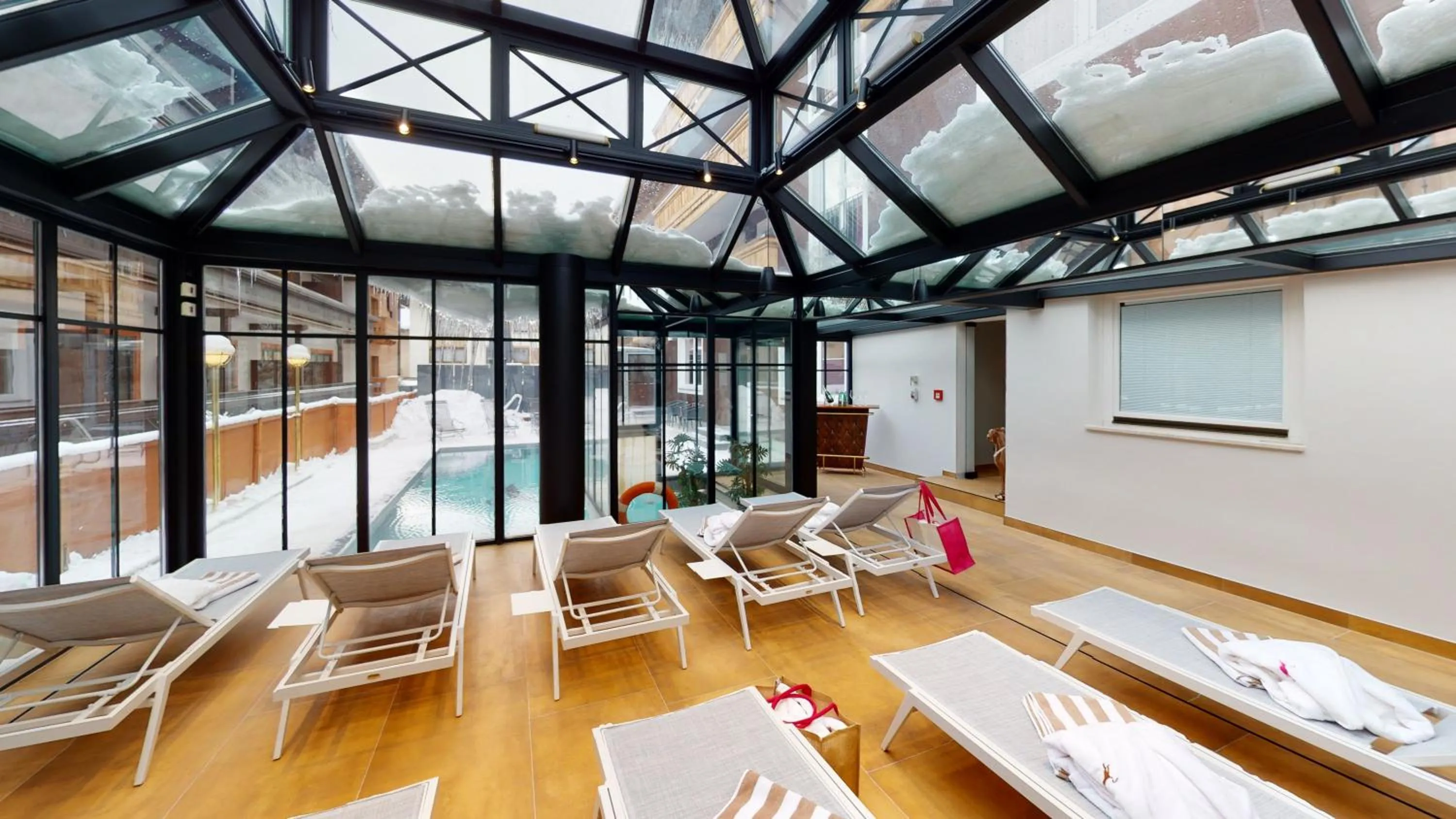 Swimming pool in Hotel Panther'A