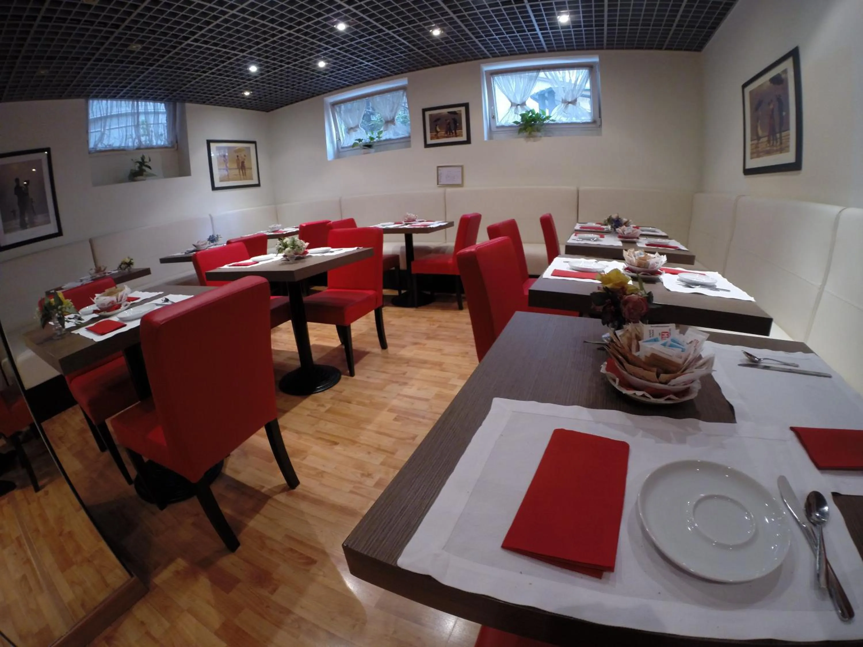 Restaurant/places to eat in Hotel Campion CityLife