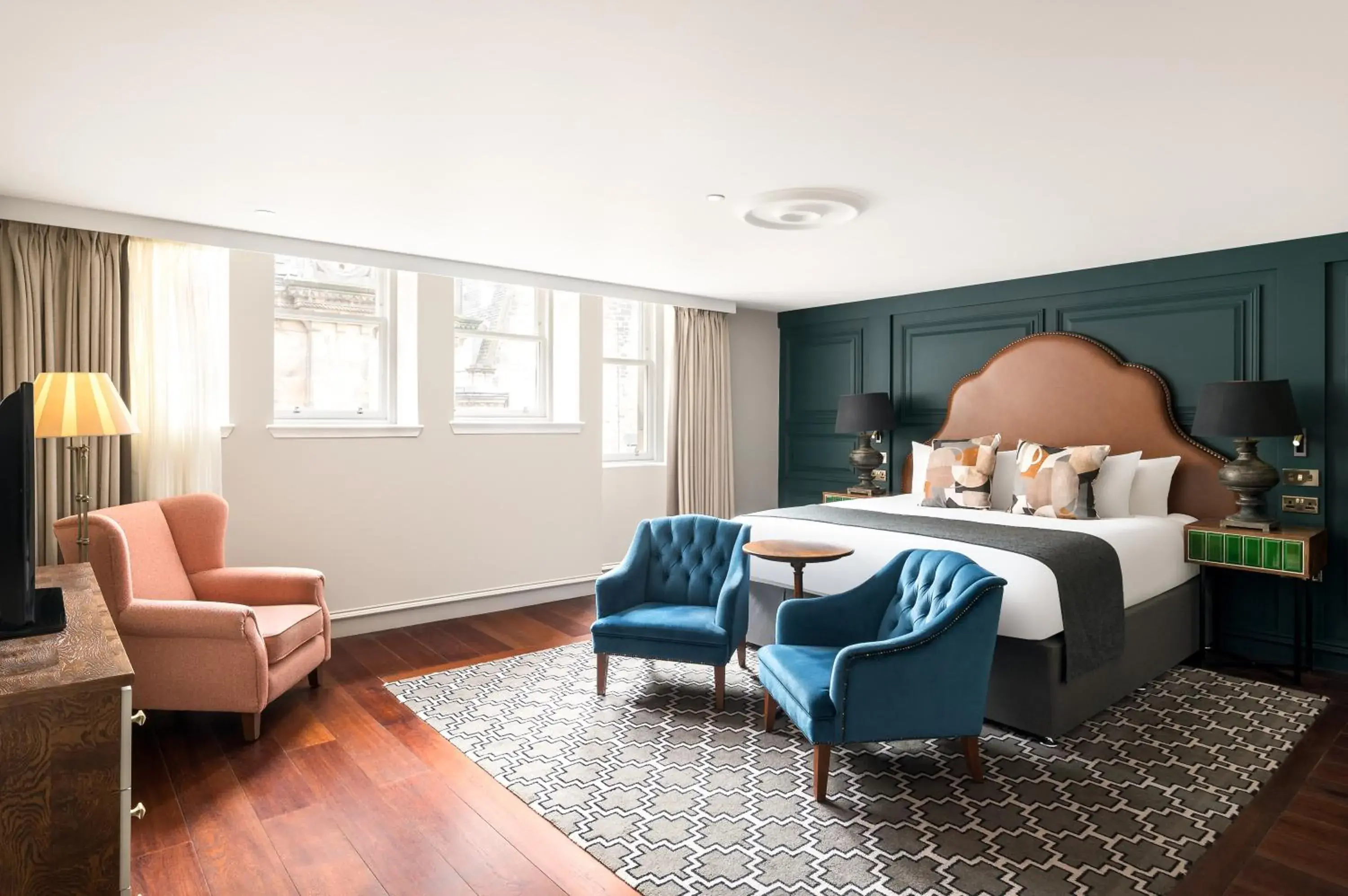 Premium King Room in Hotel Indigo - Edinburgh - Princes Street by IHG Premium King Room in Hotel Indigo - Edinburgh - Princes Street by IHG