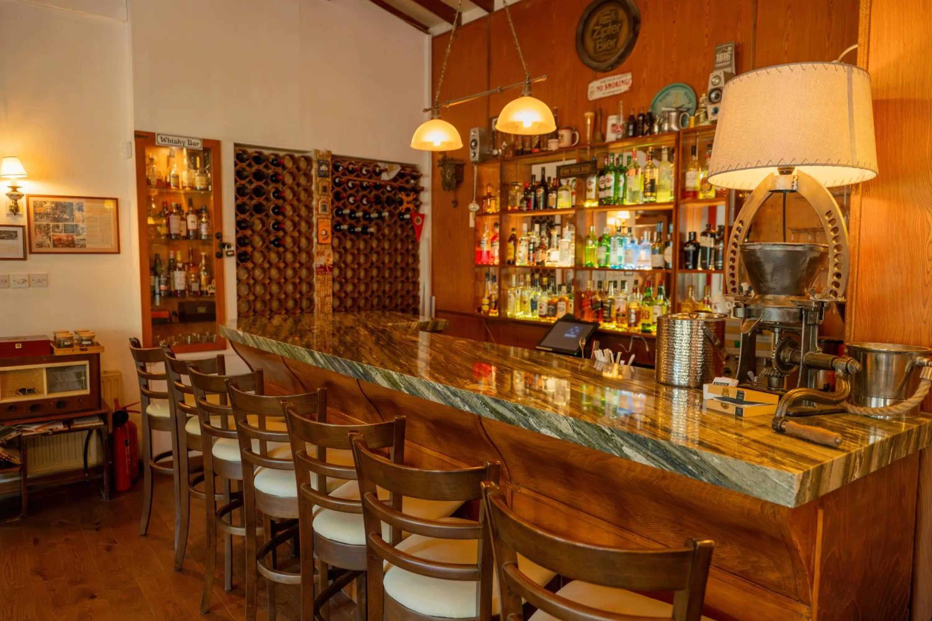 Lounge or bar in New Helvetia Historic Hotel