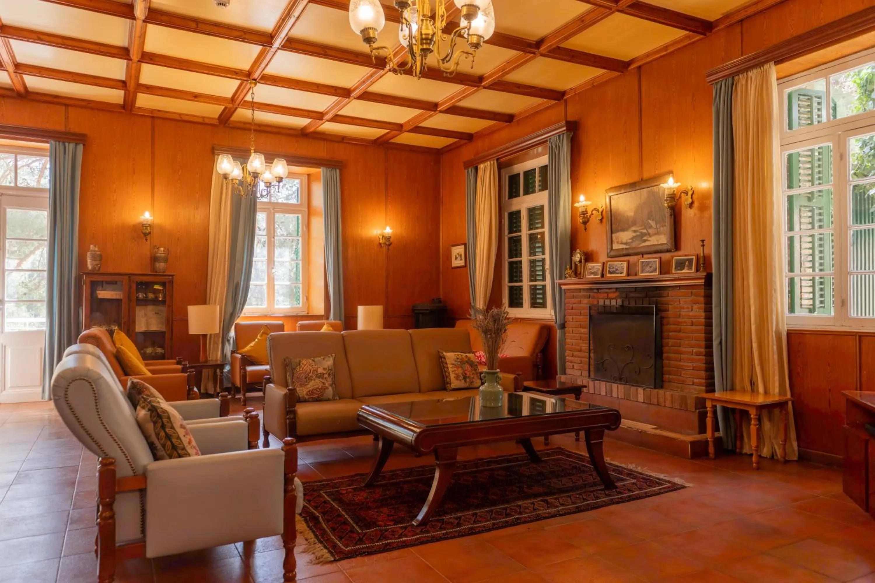 Living room in New Helvetia Historic Hotel