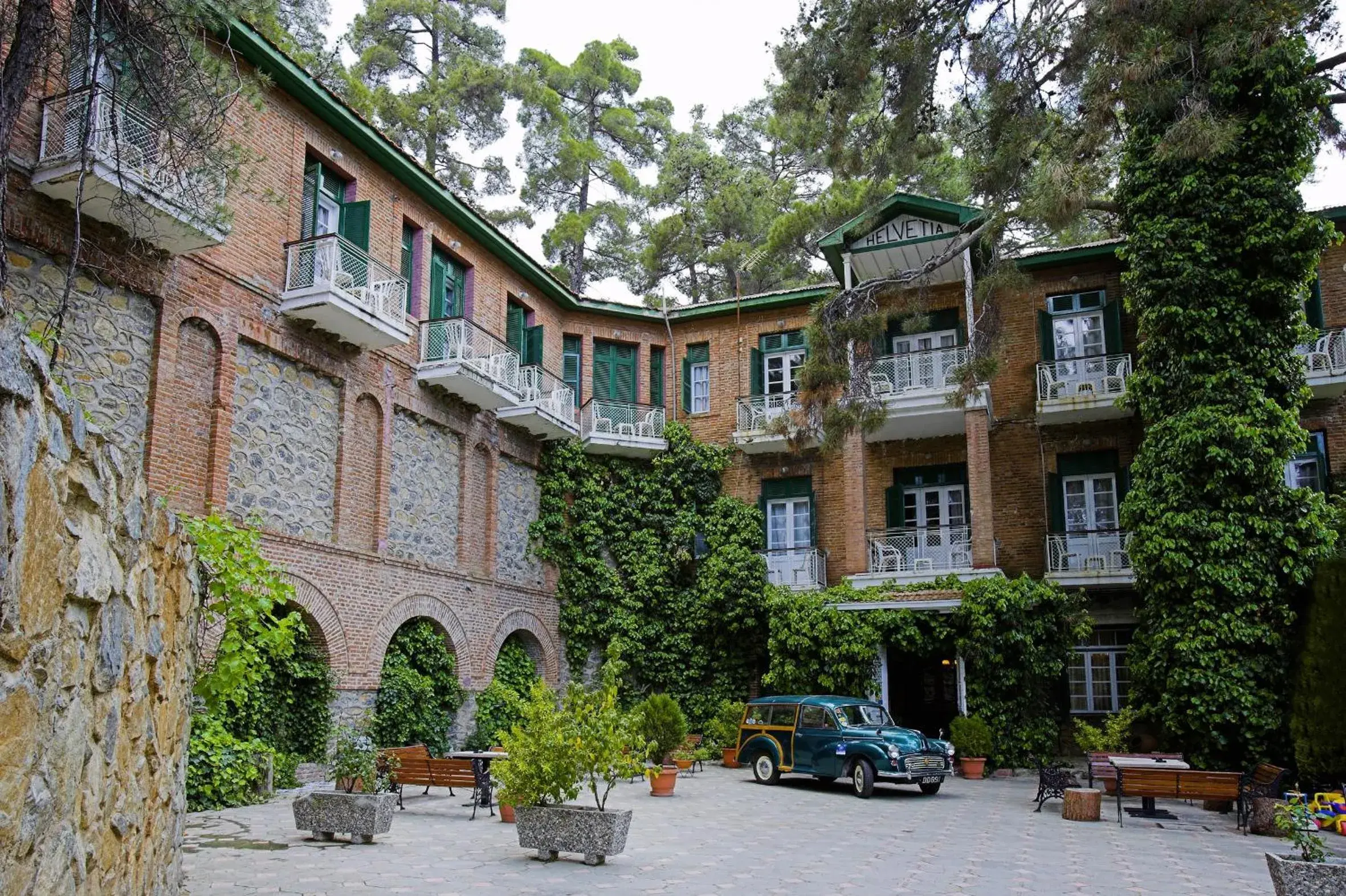 New Helvetia Historic Hotel New Helvetia Historic Hotel