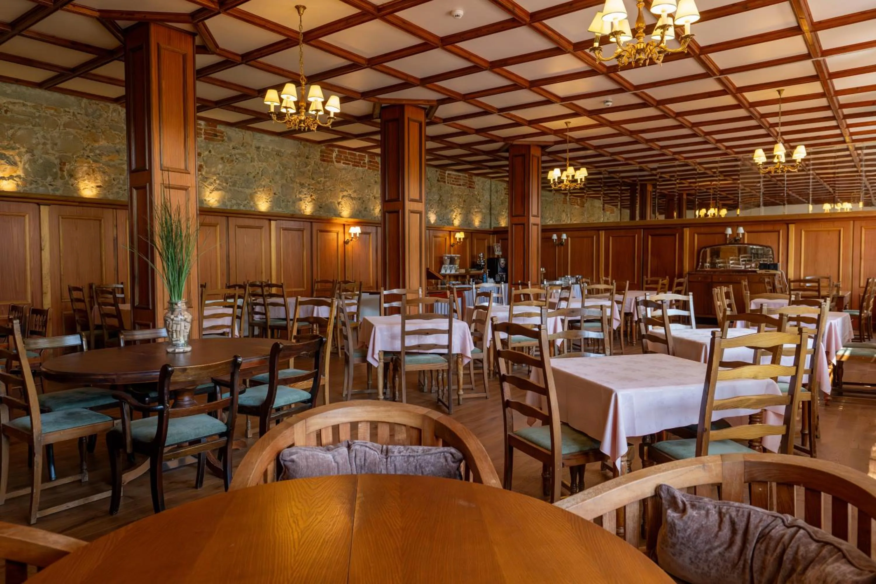 Restaurant/places to eat in New Helvetia Historic Hotel