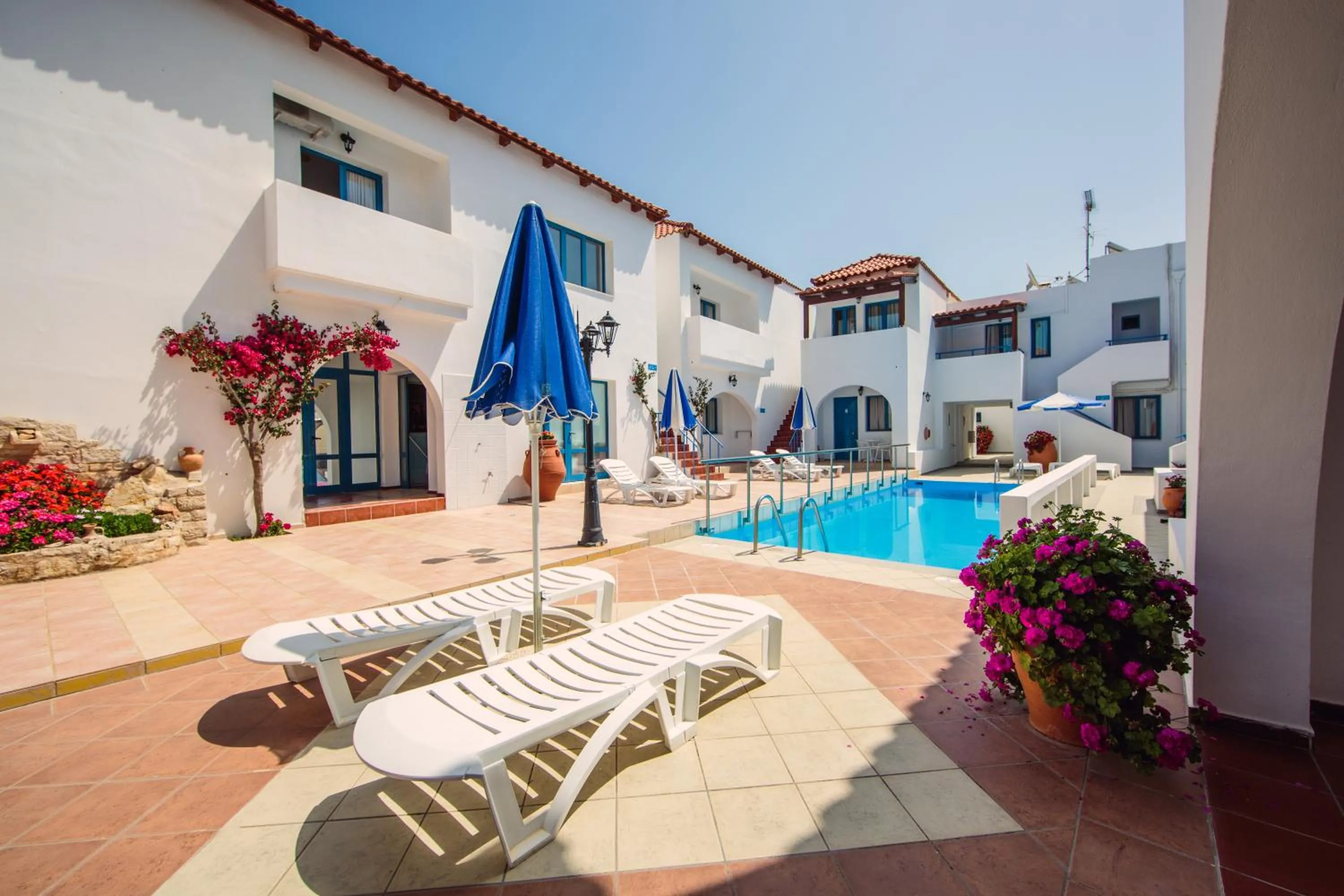 Swimming pool in Iliana Hotel