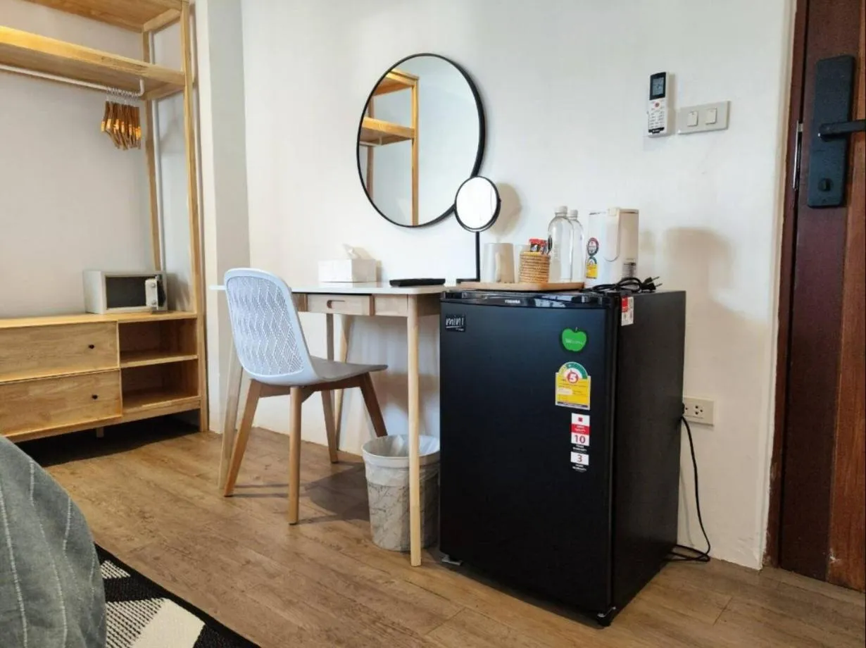 hair dresser in Suneta Hostel Chiangmai