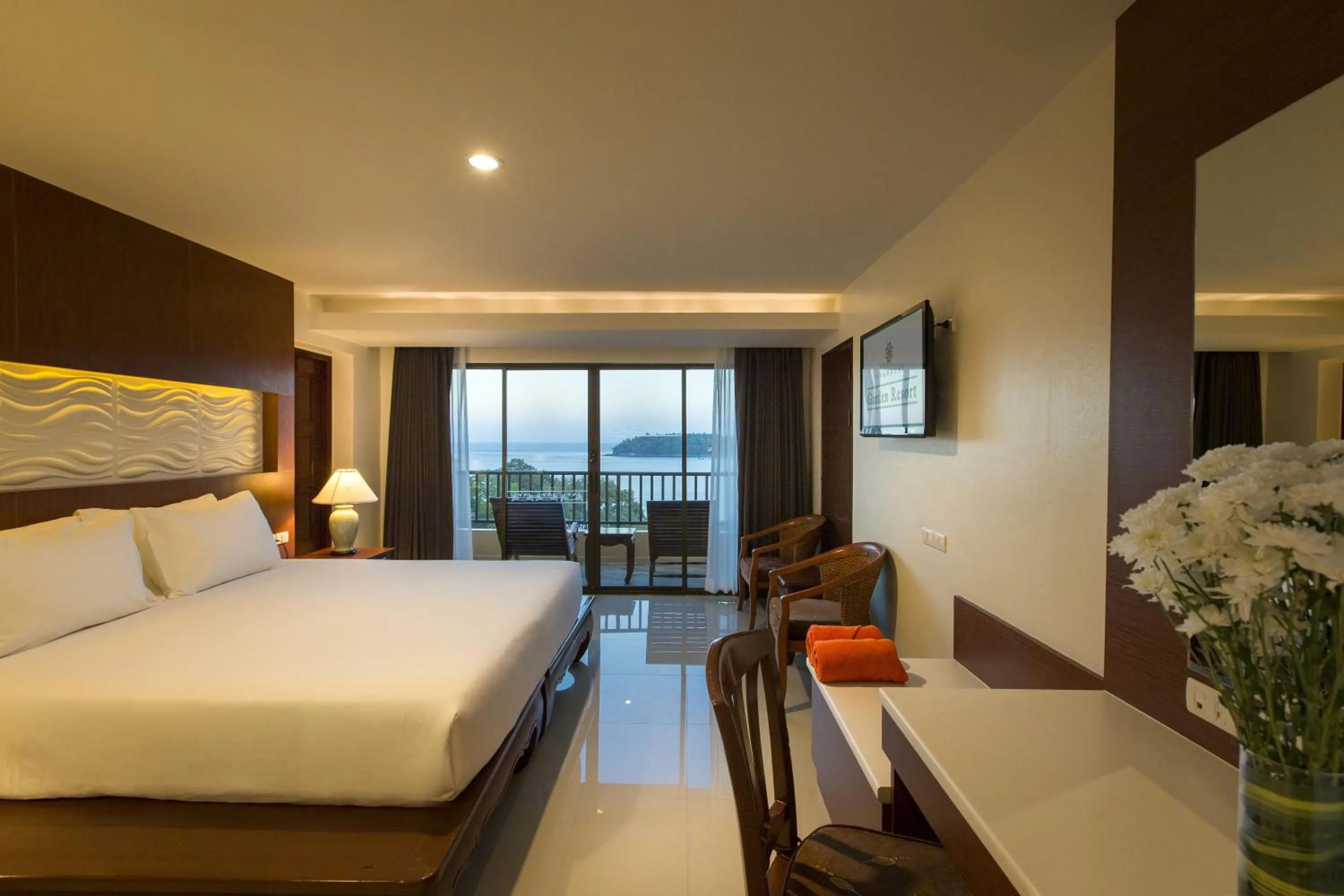 Photo of the whole room, Bed in Chanalai Garden Resort, Kata Beach