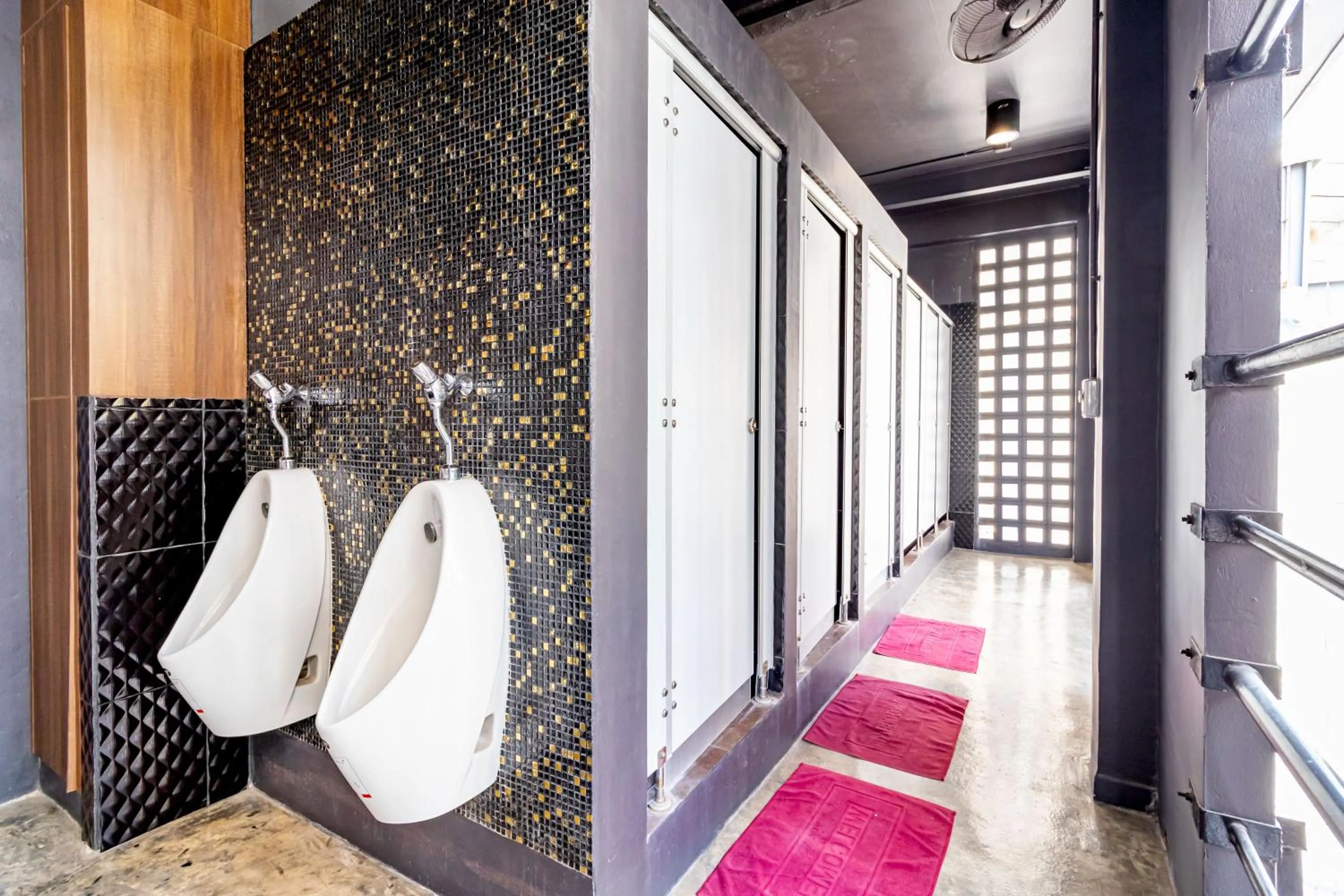 Bathroom in CLOUD on Saladaeng Silom Hostel Bangkok