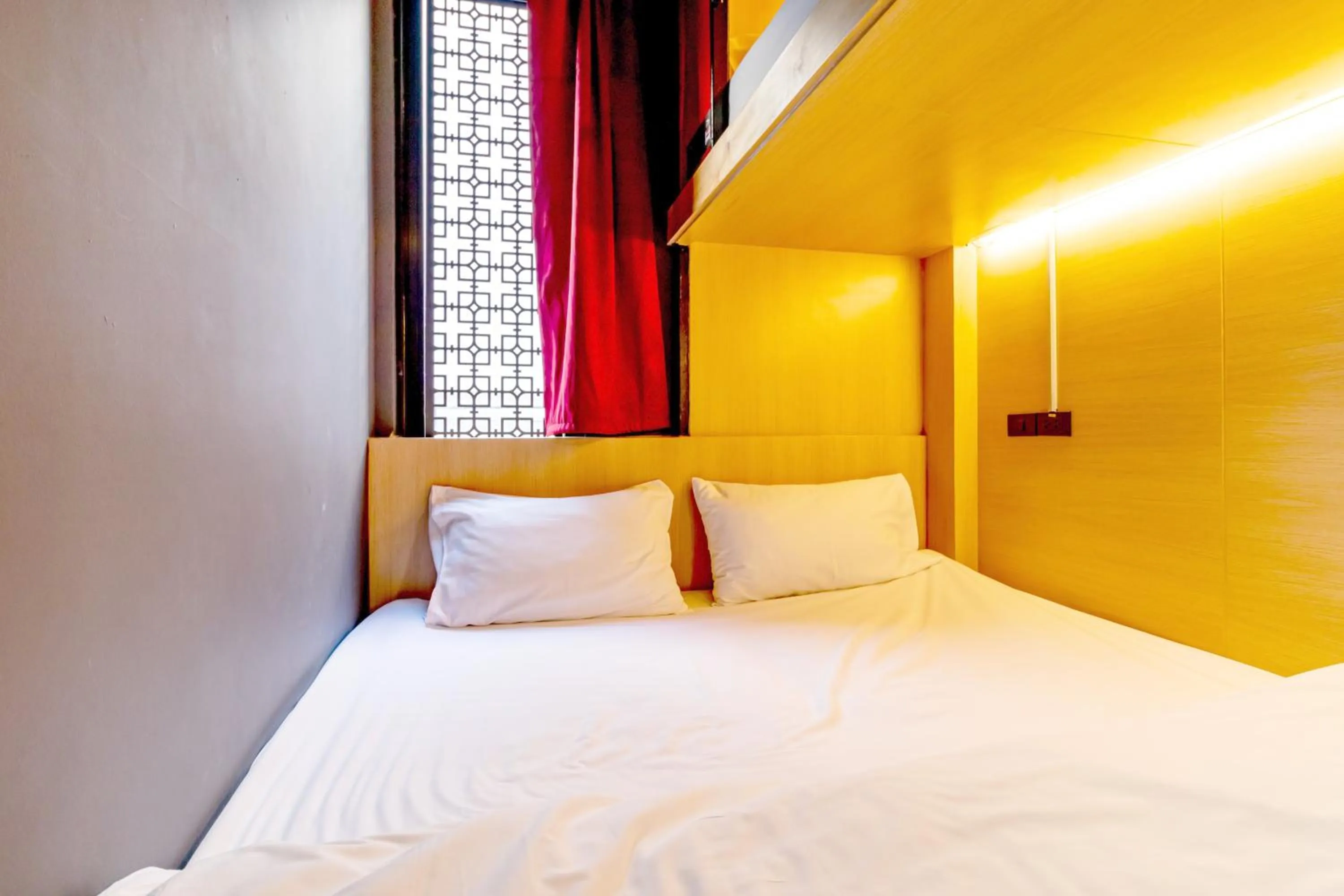 Bed in CLOUD on Saladaeng Silom Hostel Bangkok