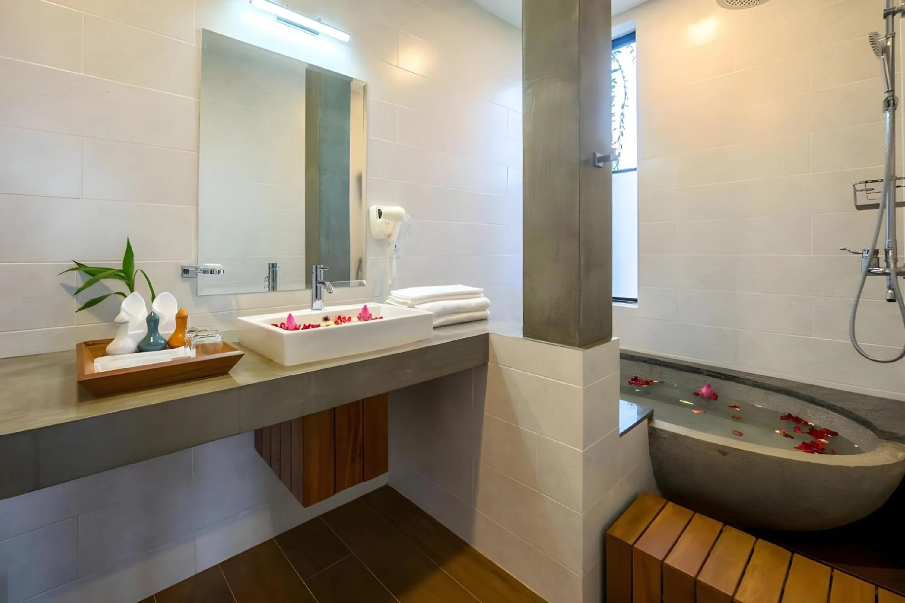 Bathroom in Vihara The City of Temples