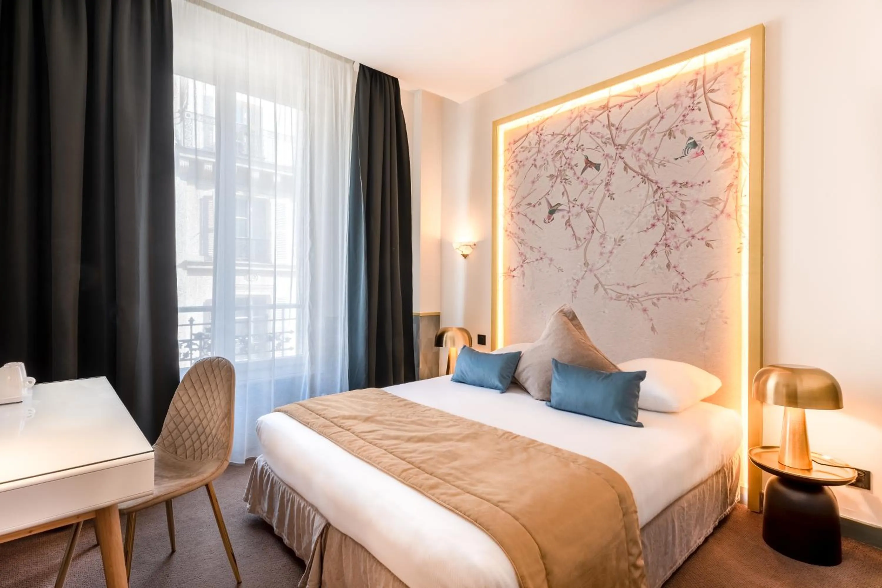 Bedroom, Bed in Princesse Caroline