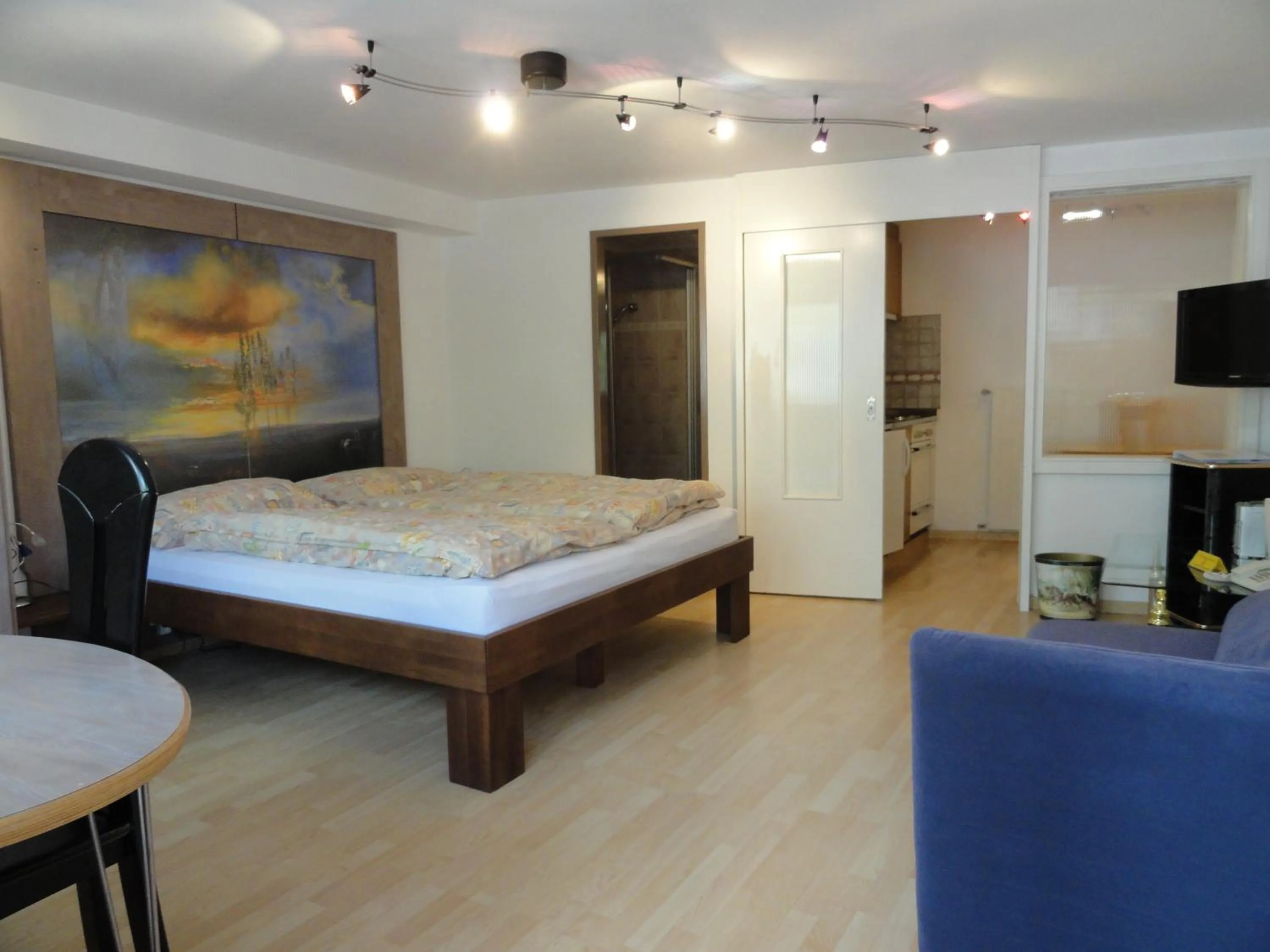 Bedroom, Bed in Artist Apartments & Hotel Garni