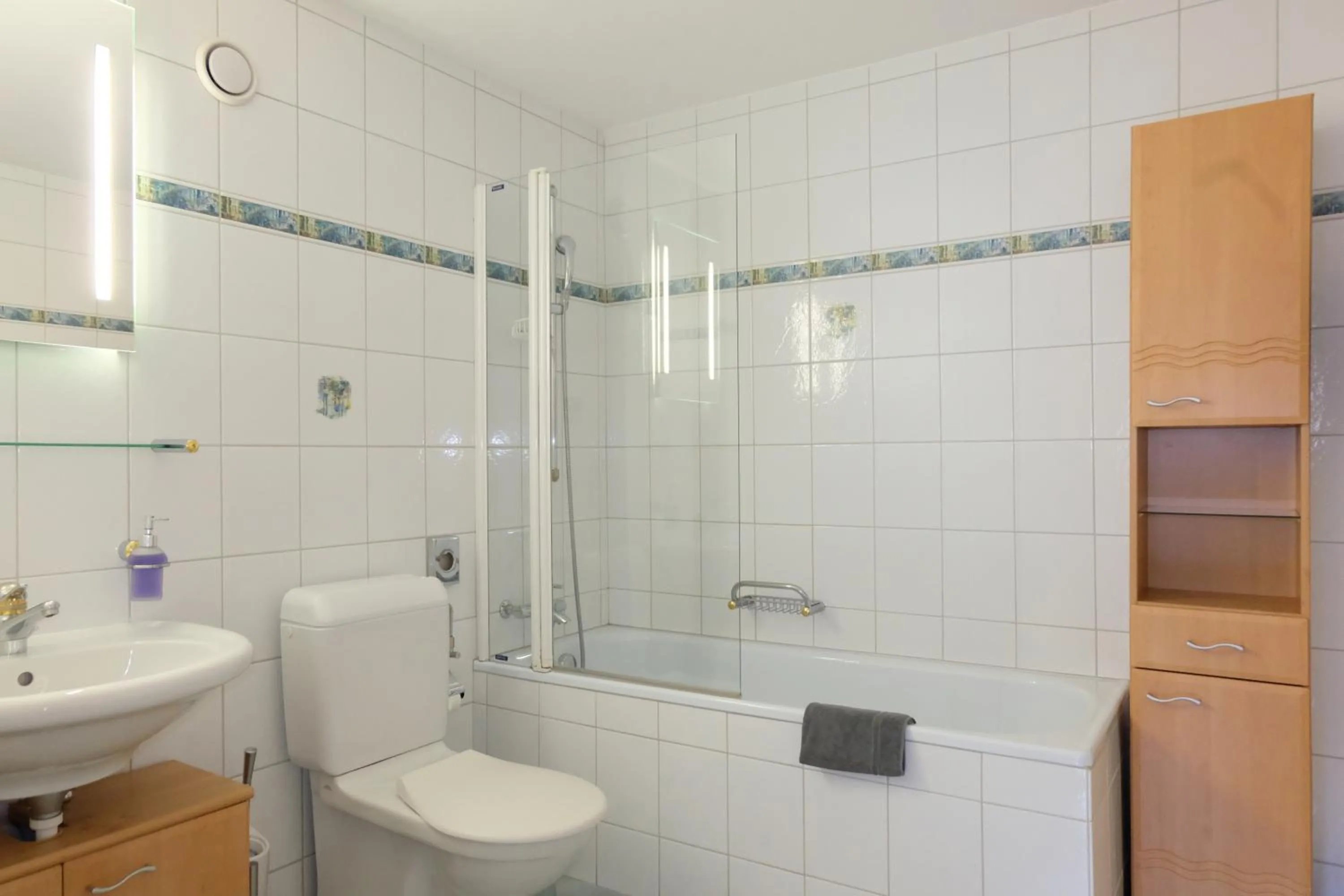 Bathroom in Artist Apartments & Hotel Garni