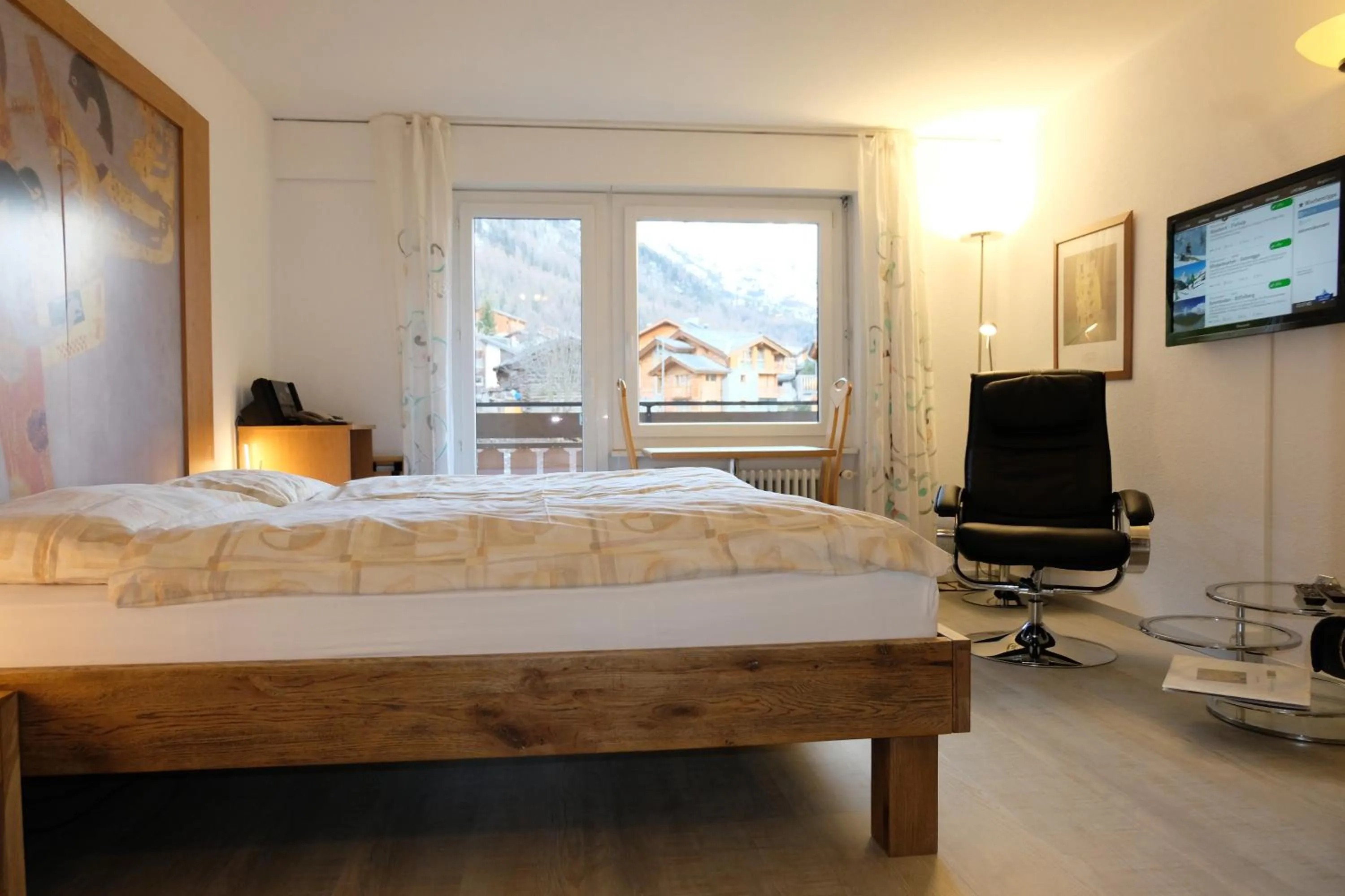 Photo of the whole room, Bed in Artist Apartments & Hotel Garni