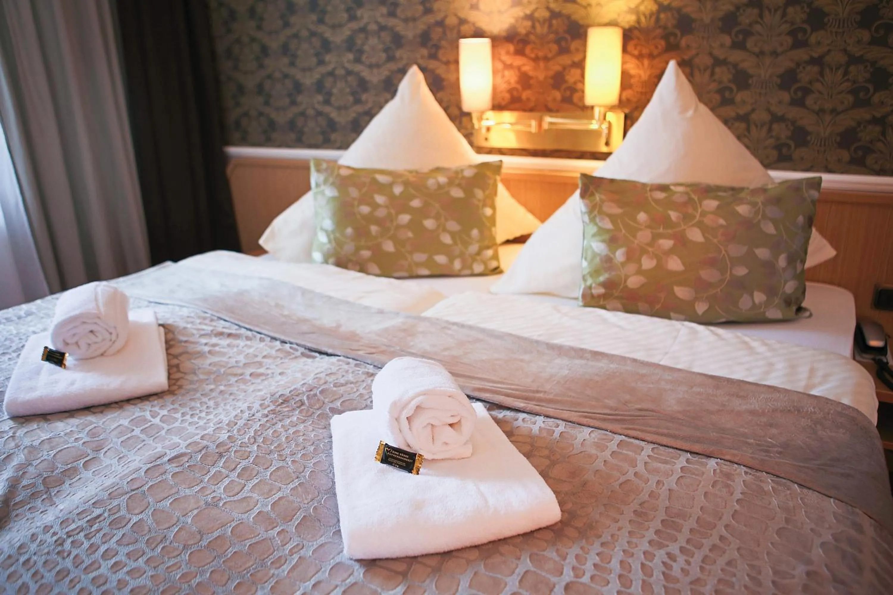 Bed in Hotel-Restaurant Alter Krug Kallinchen