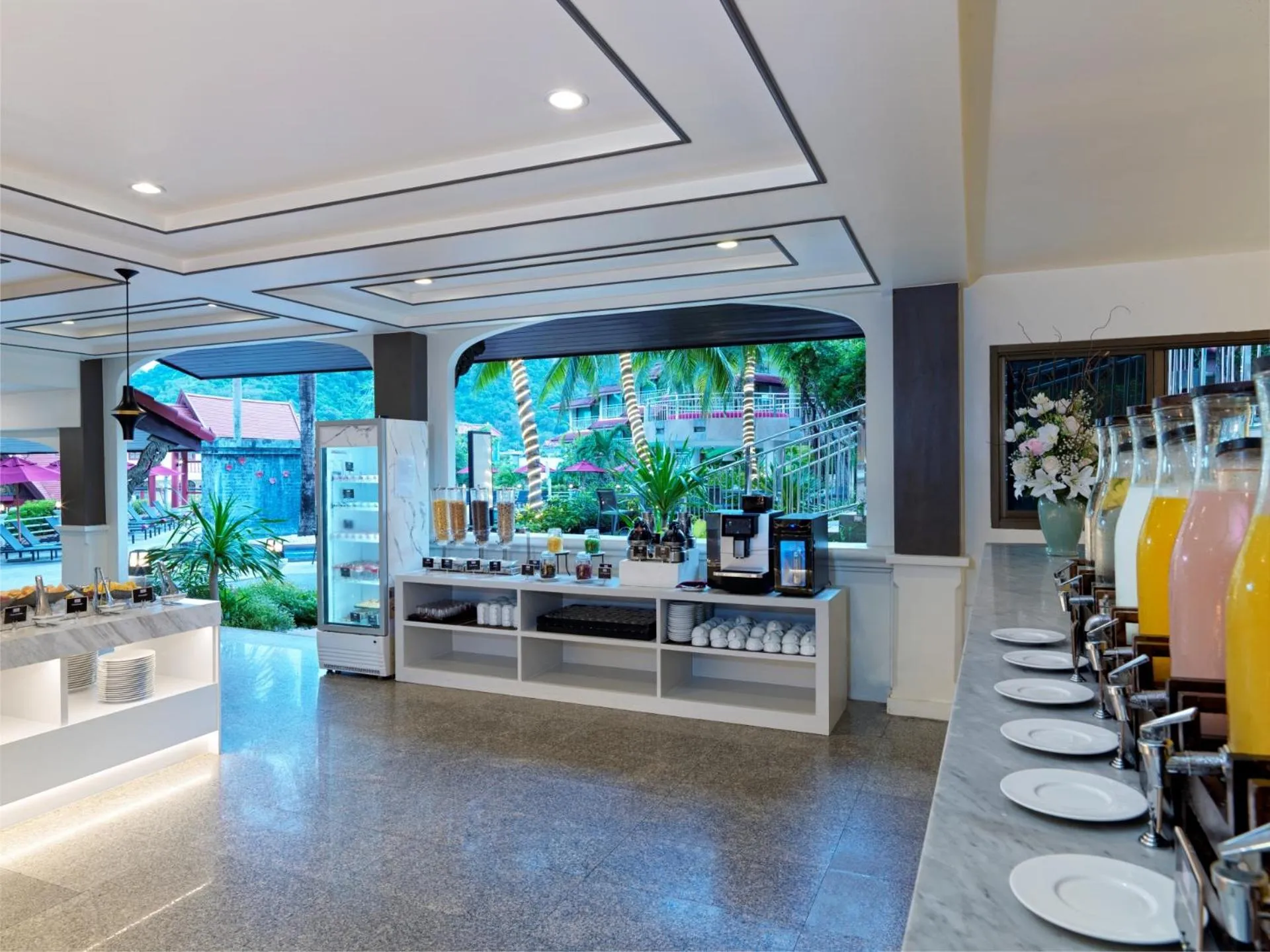 Restaurant/places to eat in Chanalai Flora Resort, Kata Beach