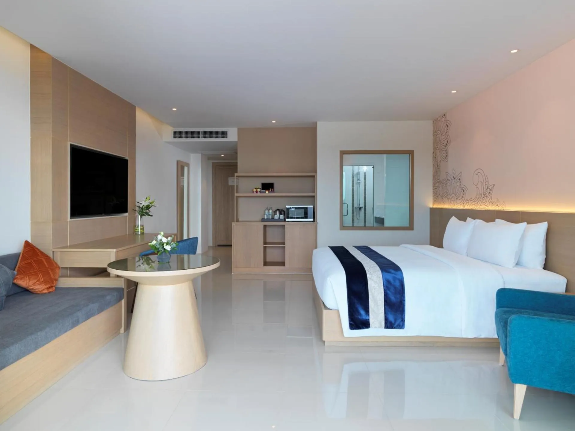 Bedroom, Bed in Chanalai Flora Resort, Kata Beach