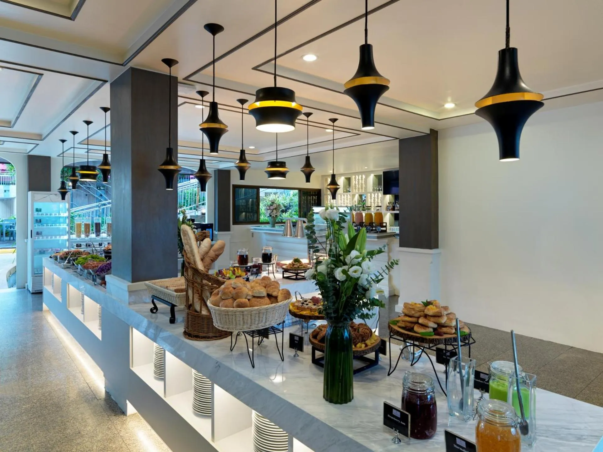 Restaurant/places to eat in Chanalai Flora Resort, Kata Beach