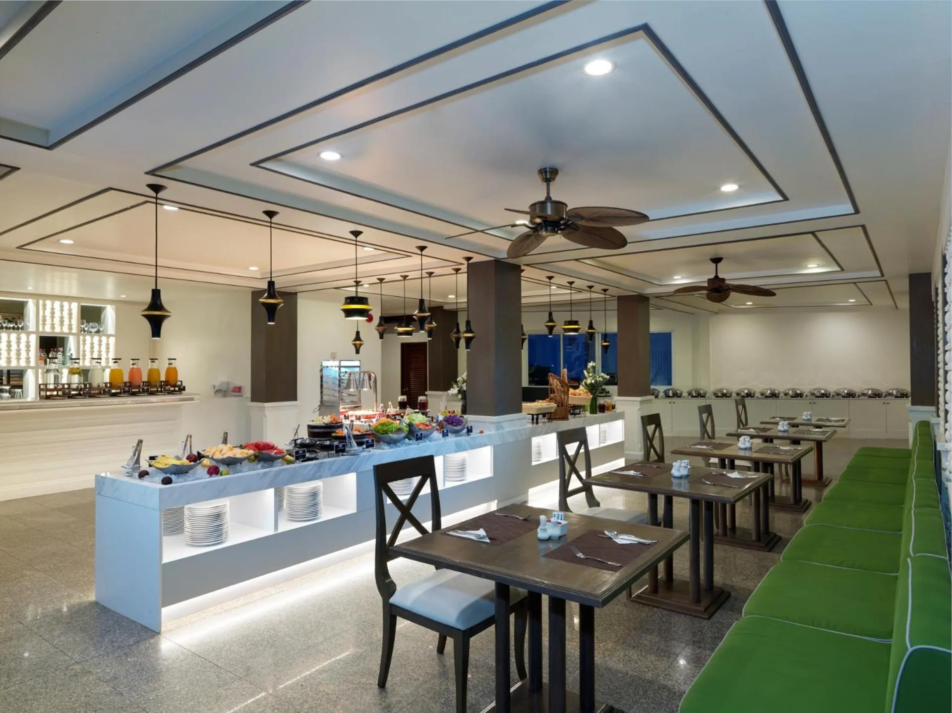 Restaurant/places to eat in Chanalai Flora Resort, Kata Beach