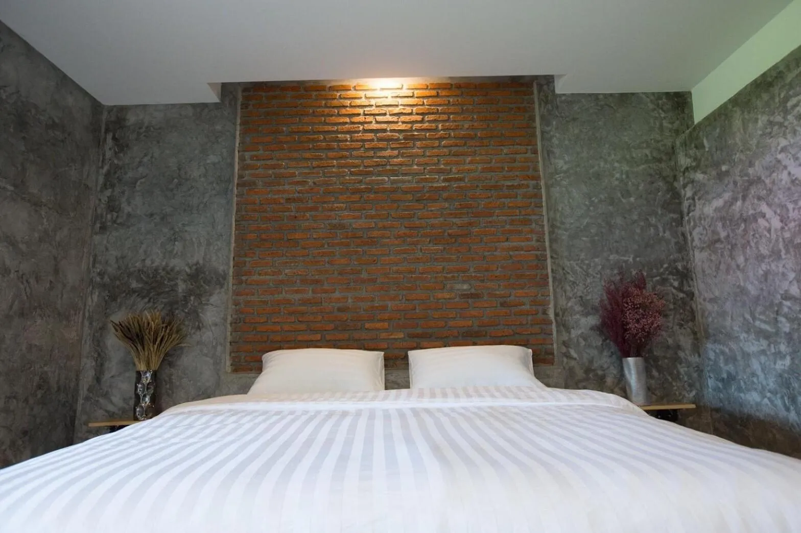 Bed in Pimchanok Resort