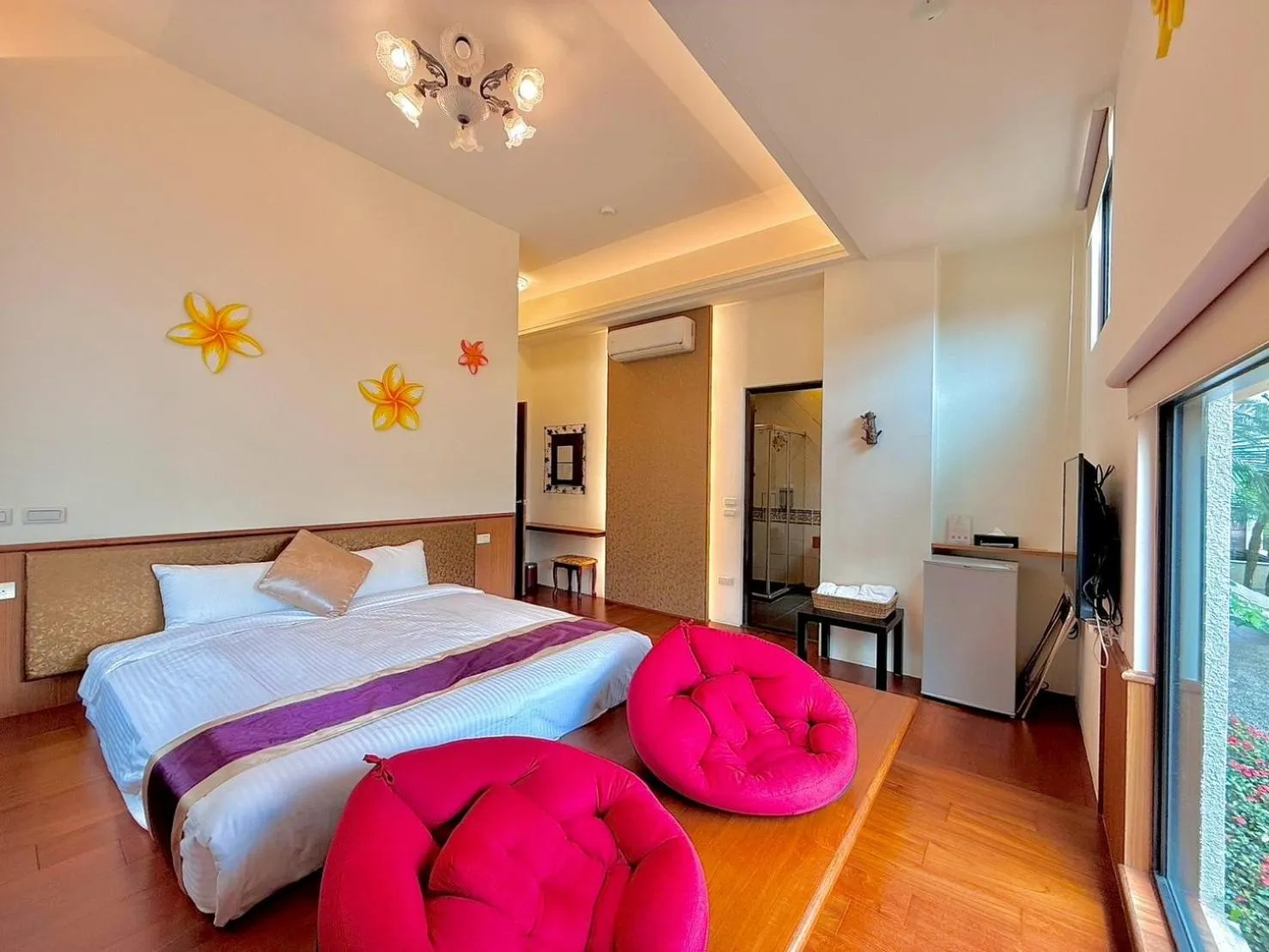 Photo of the whole room, Bed in Kurumba JiJi B&B