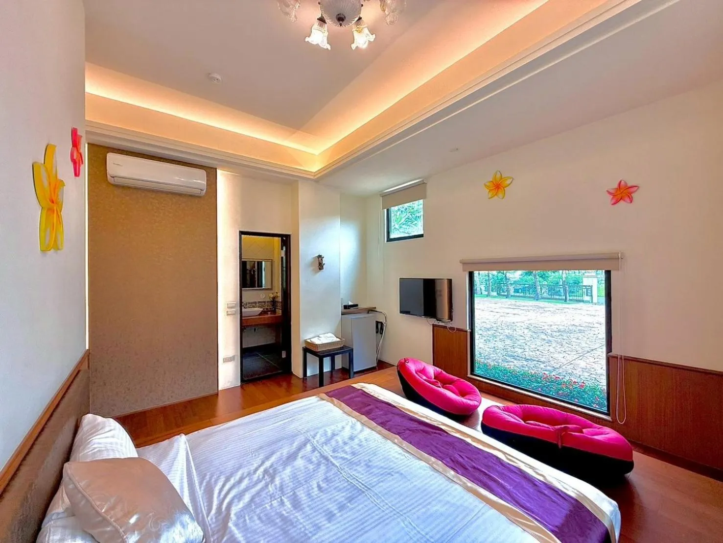 Photo of the whole room, Bed in Kurumba JiJi B&B