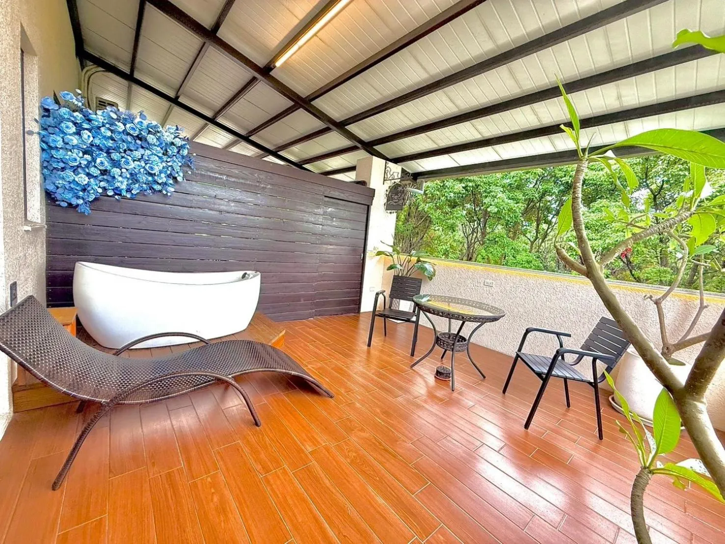 Balcony/Terrace in Kurumba JiJi B&B