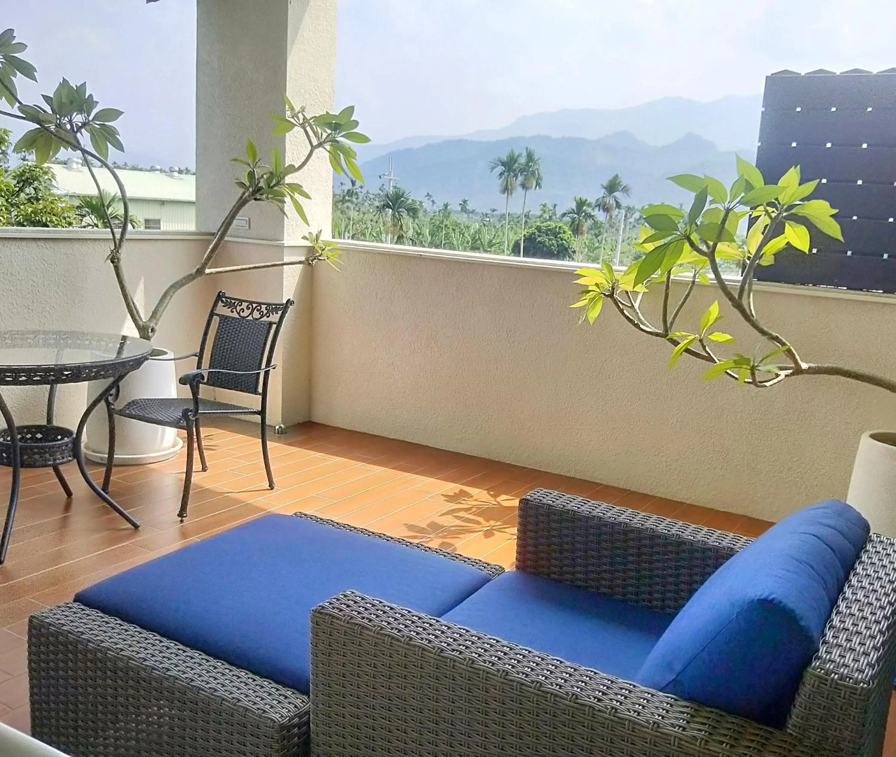 Deluxe Double Room with Bath in Kurumba JiJi B&B