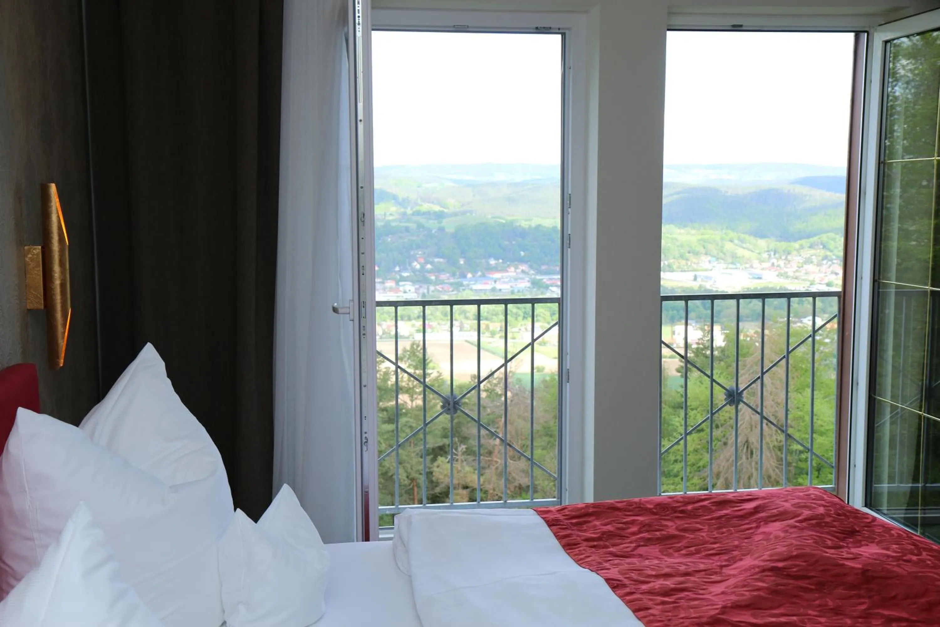 Bed in Panoramahotel & Restaurant am Marienturm