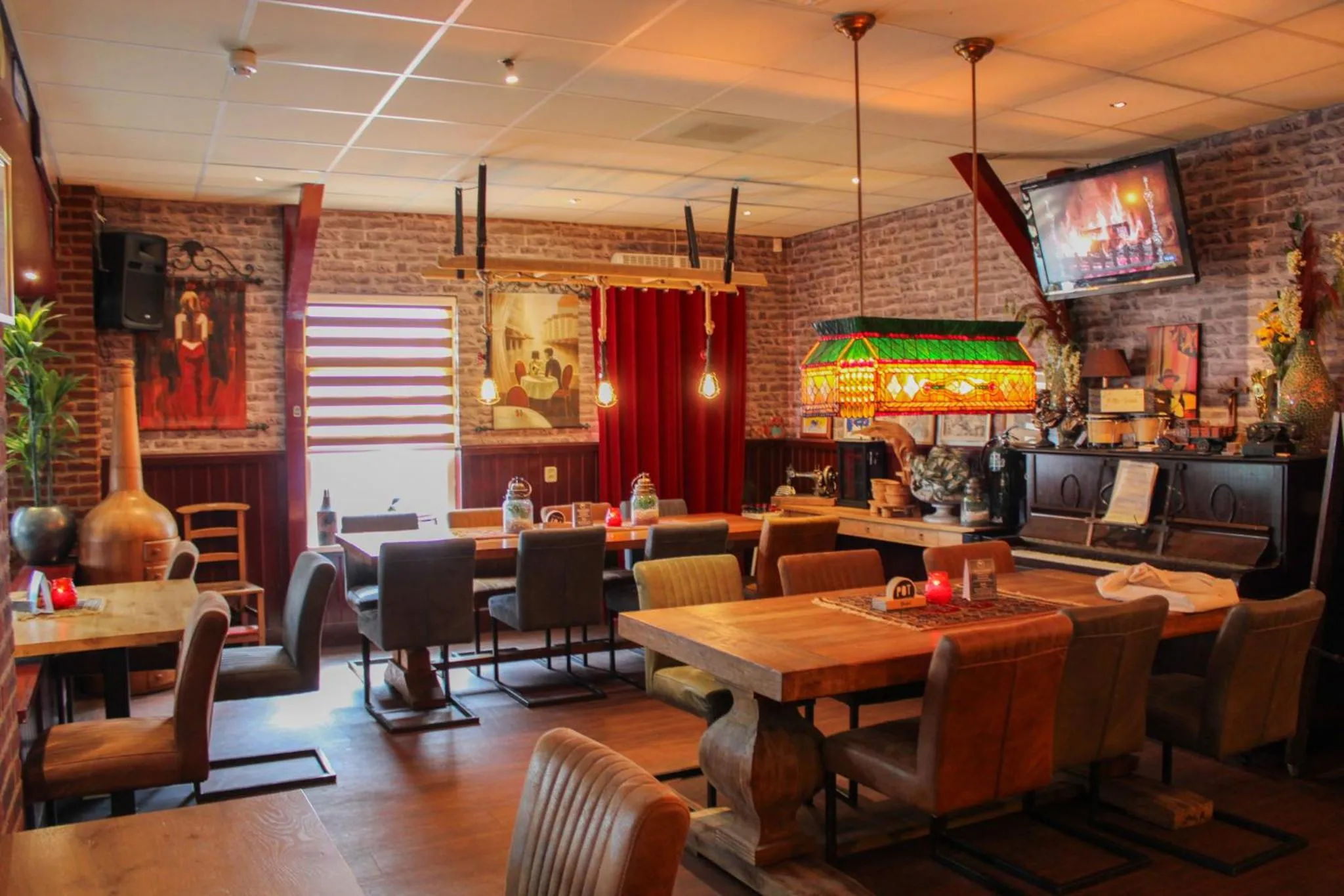 Lounge or bar in Hotel,cafe,biljart POT