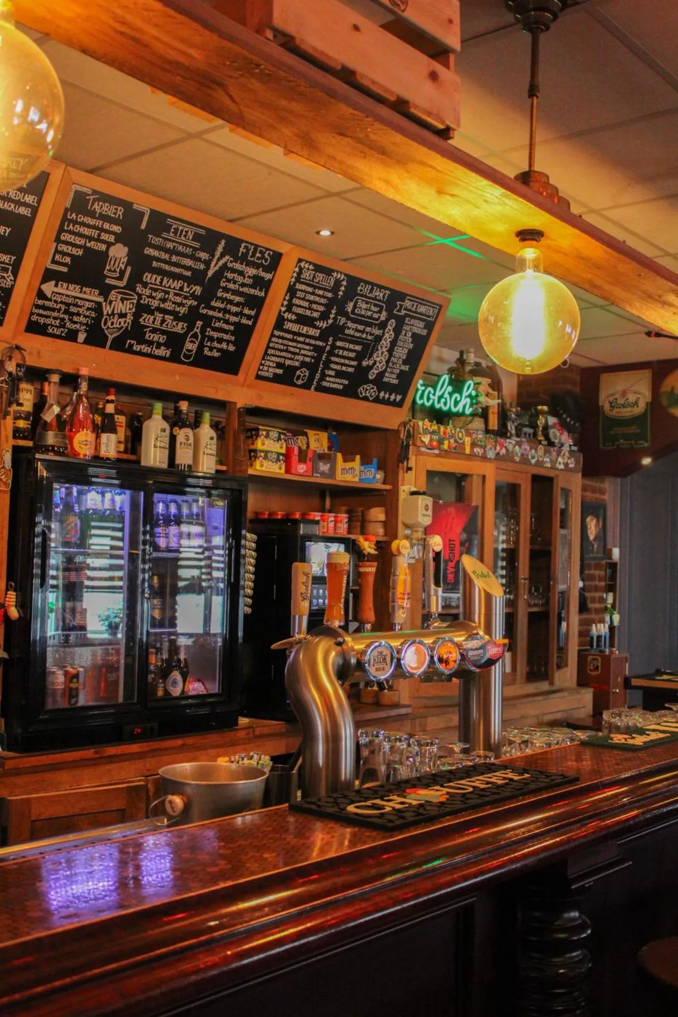 Lounge or bar in Hotel,cafe,biljart POT