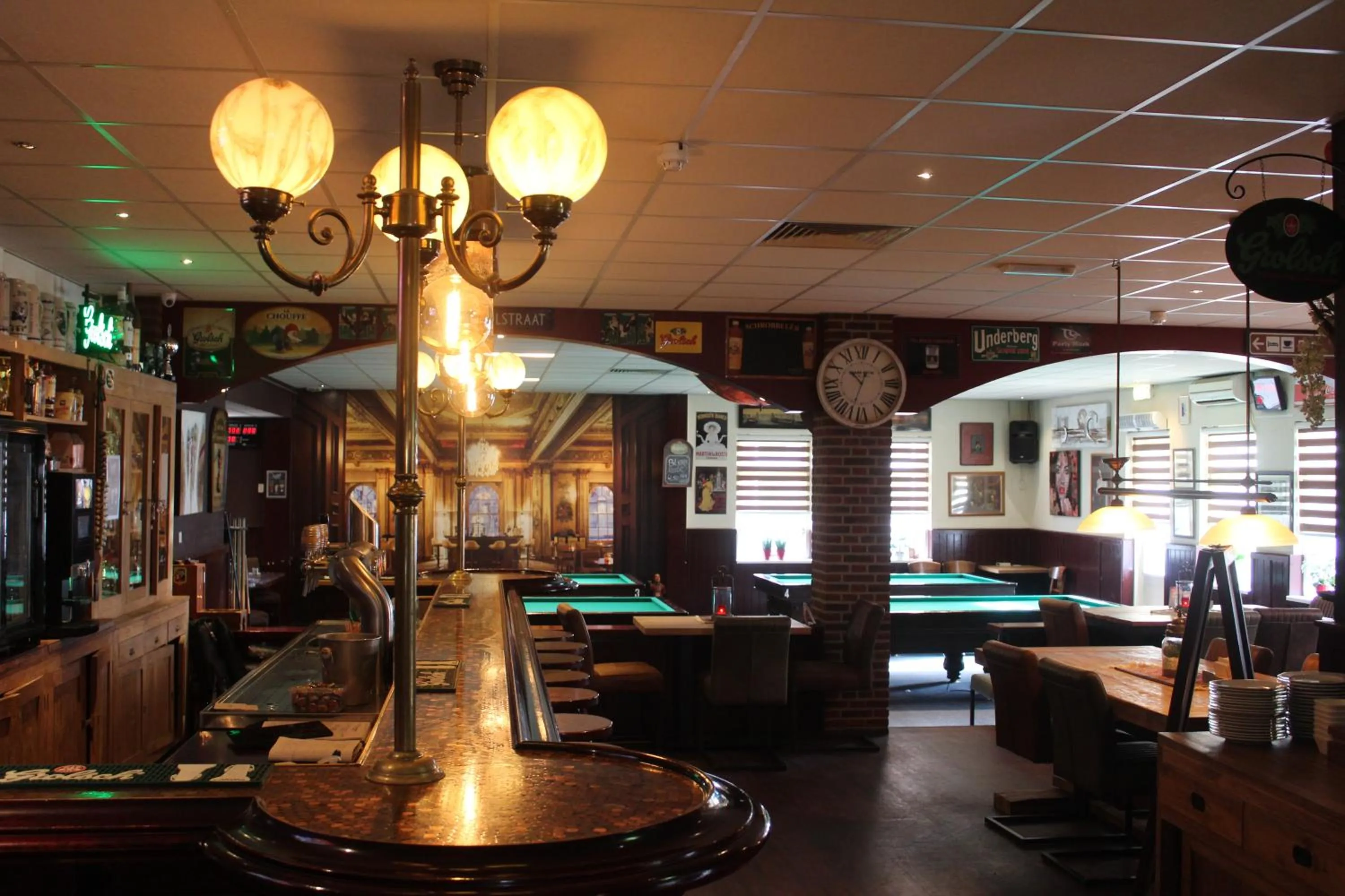 Property building in Hotel,cafe,biljart POT