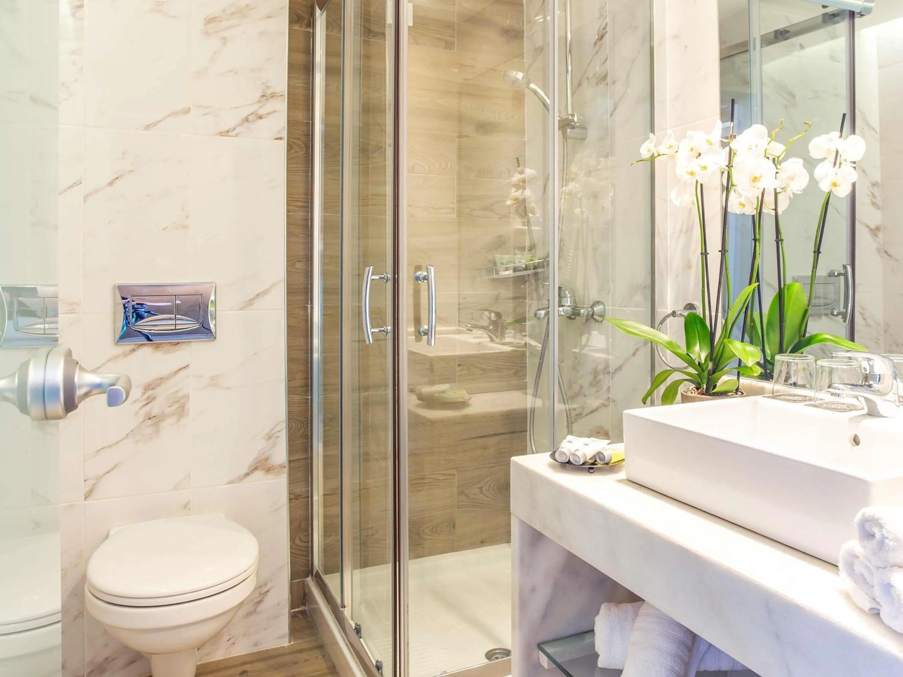 Bedroom in Mercure Rhodes Alexia Hotel & Spa