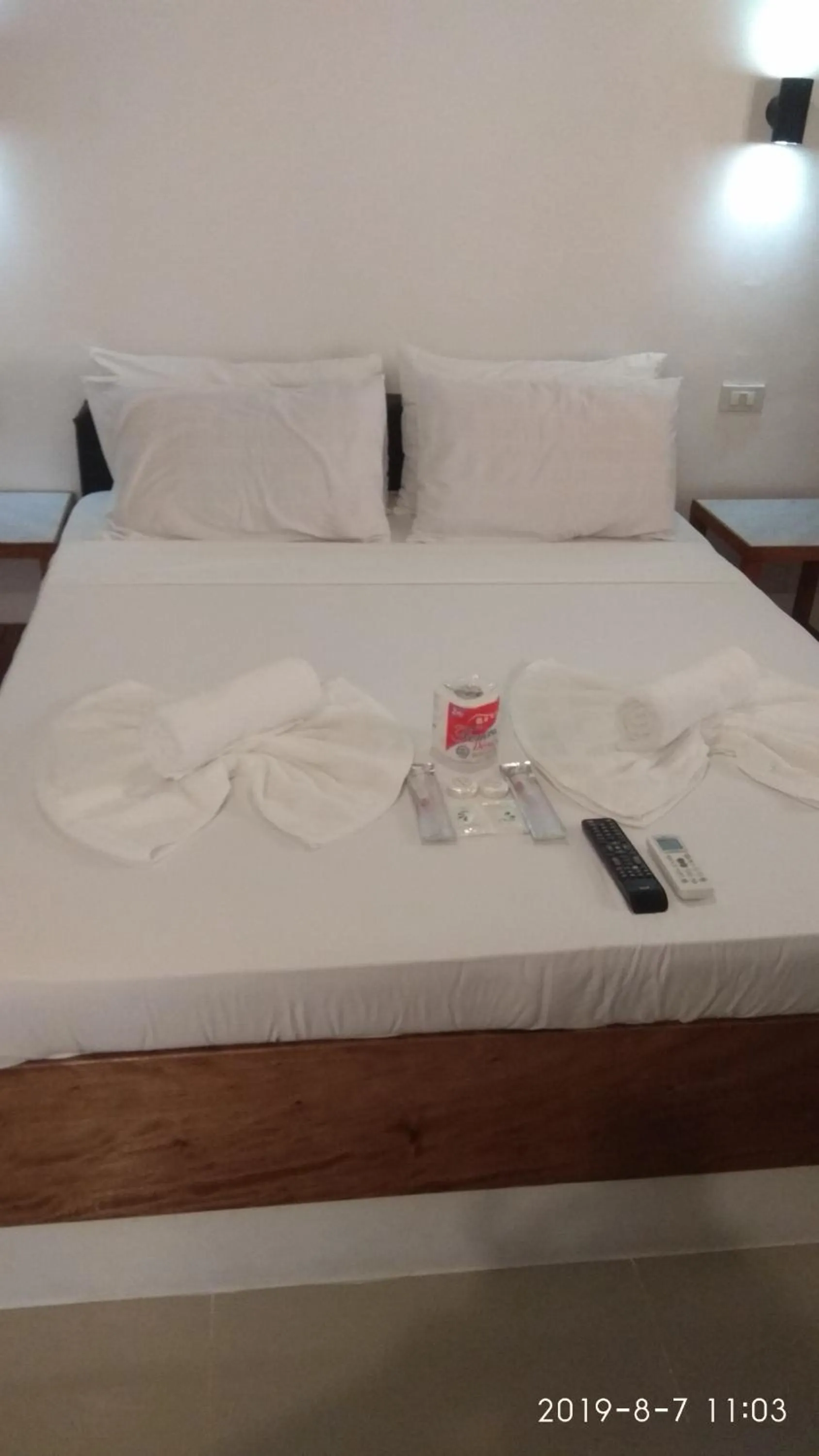 Bed in Jalyn's Resort Sabang