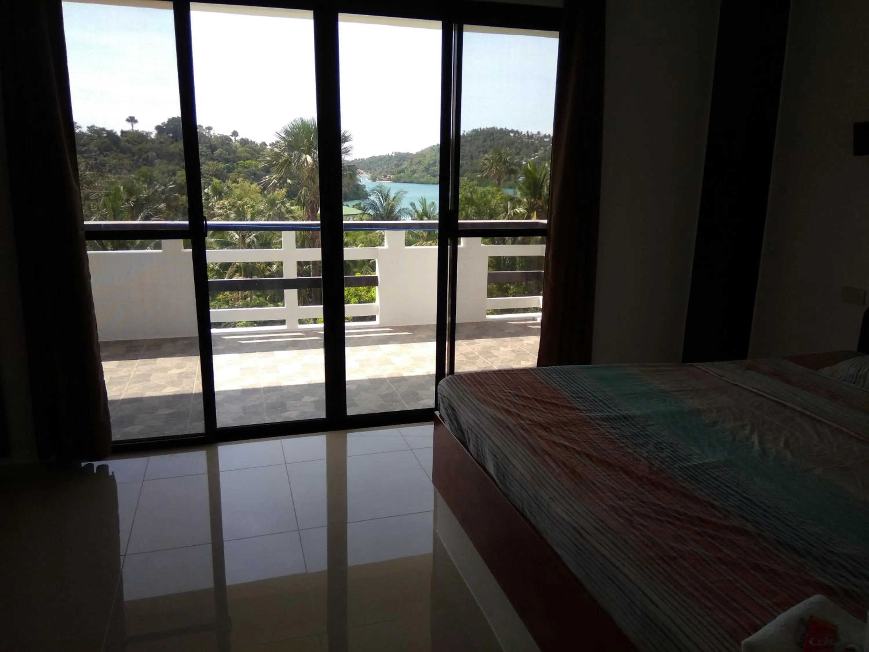 Balcony/Terrace, Bed in Jalyn's Resort Sabang